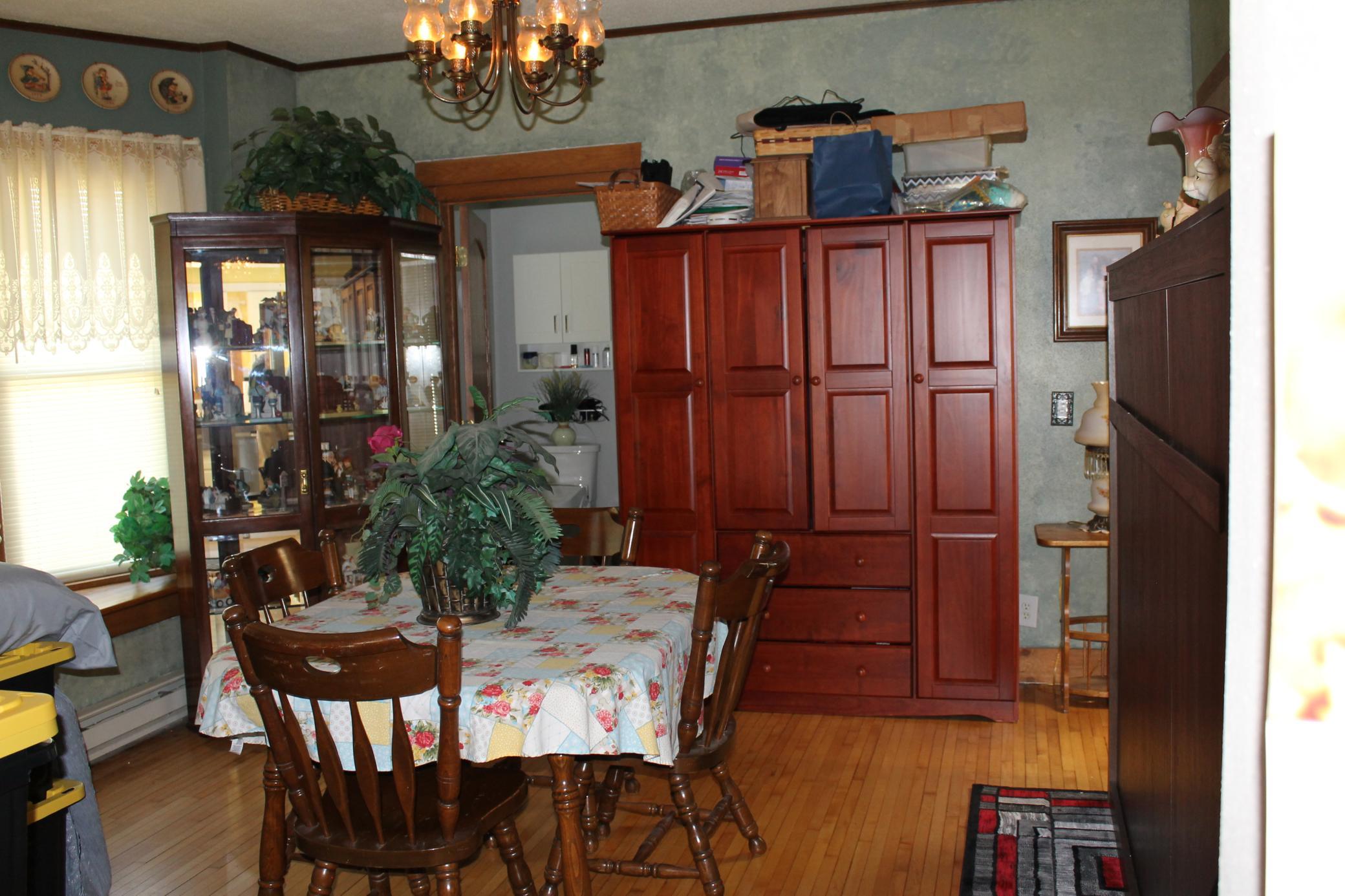 405 E Lake Street Property Photo 9