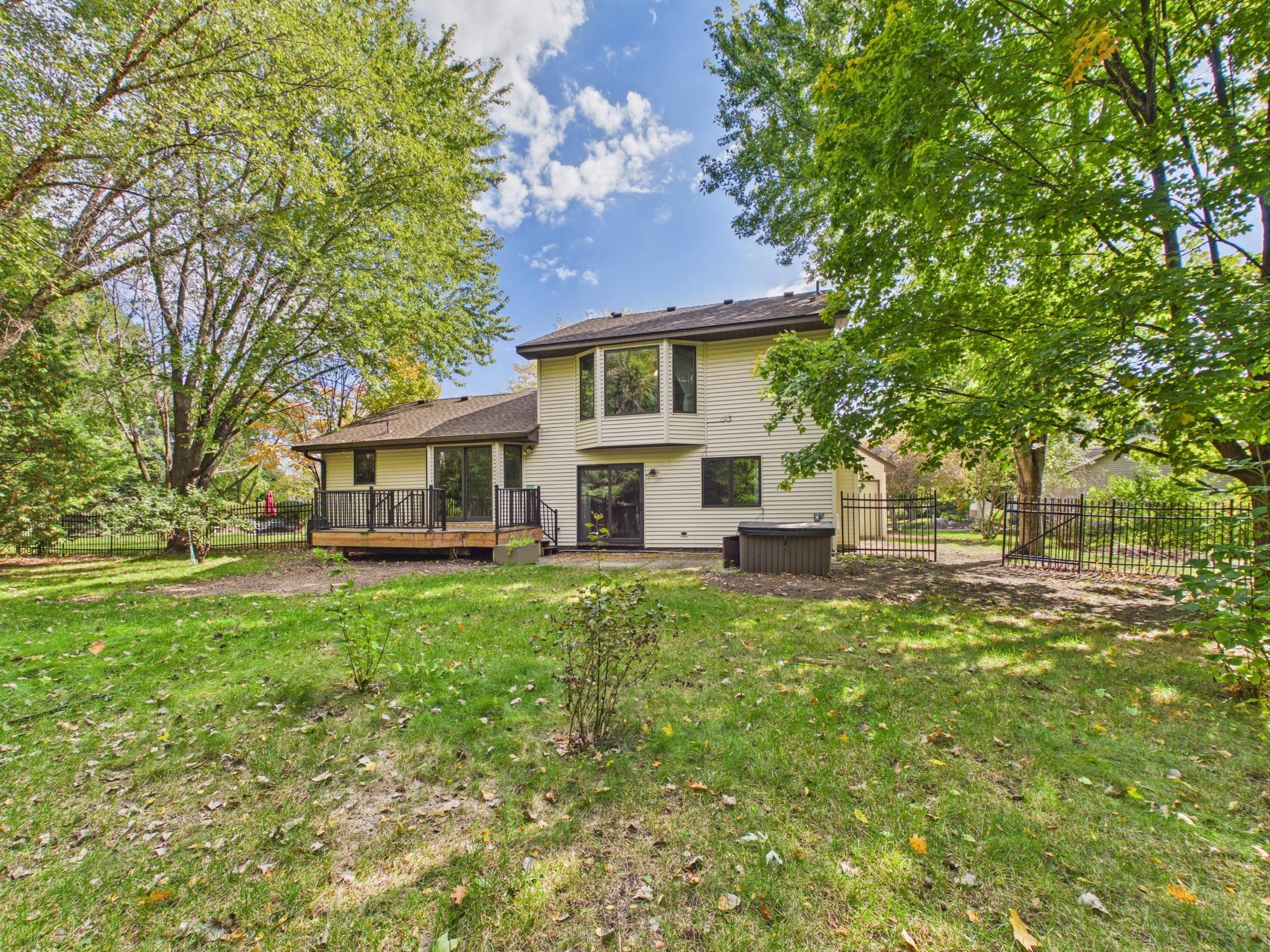 1952 Park Ridge Court Property Photo 2