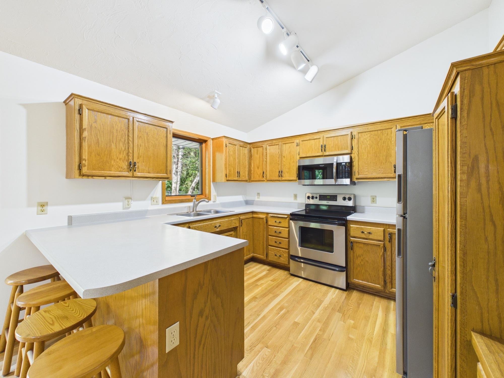 1952 Park Ridge Court Property Photo 4