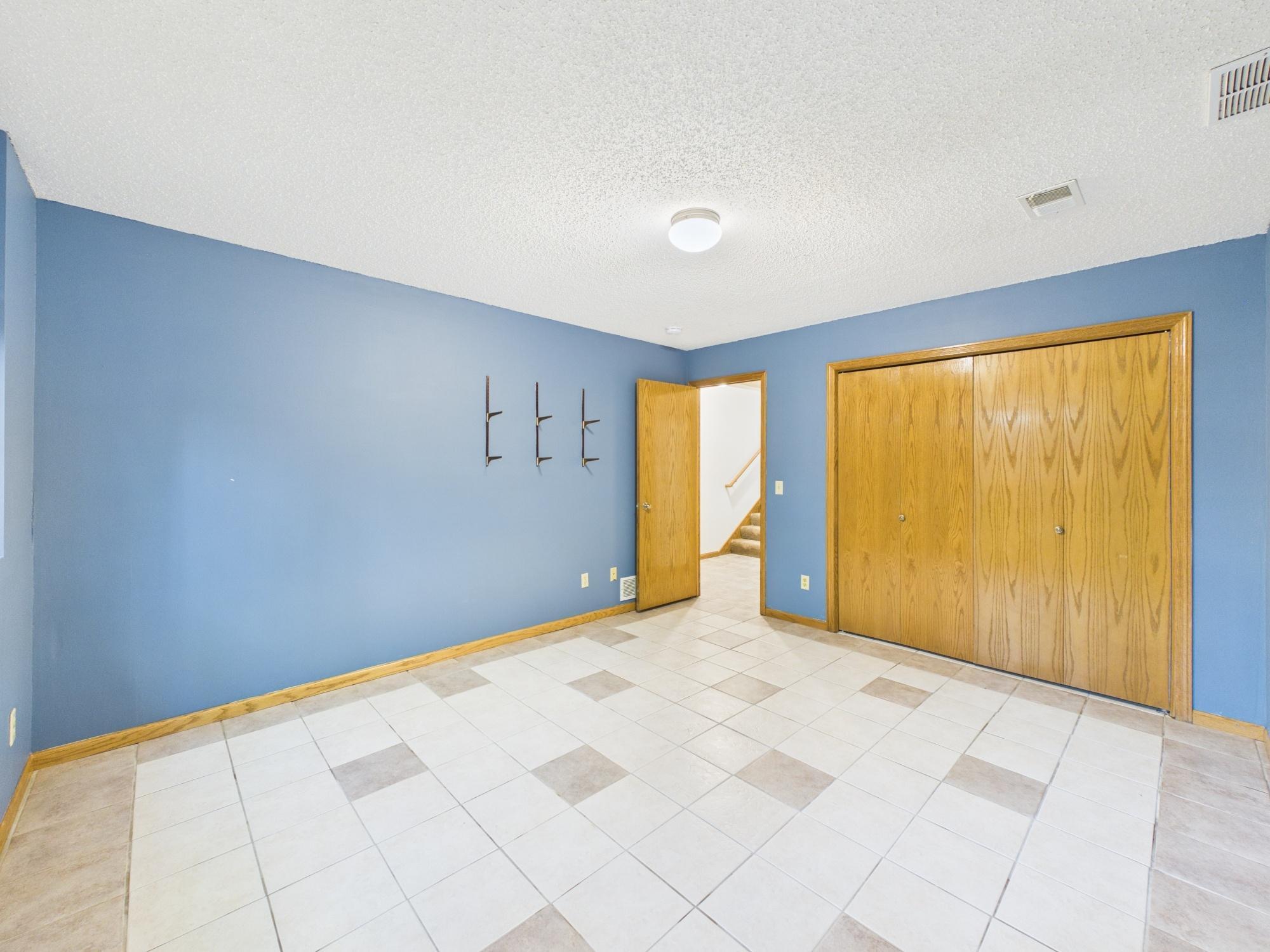 1952 Park Ridge Court Property Photo 32