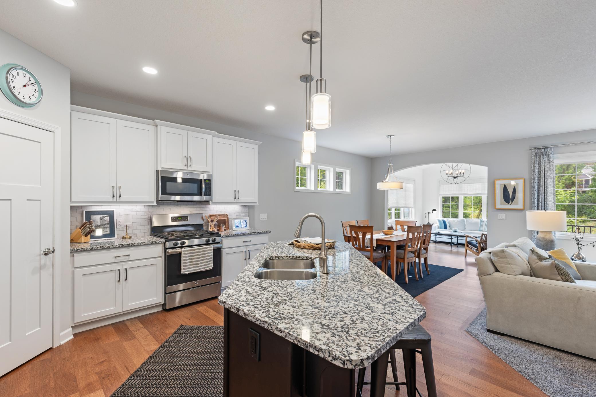 6583 Bracken Drive Property Photo 10