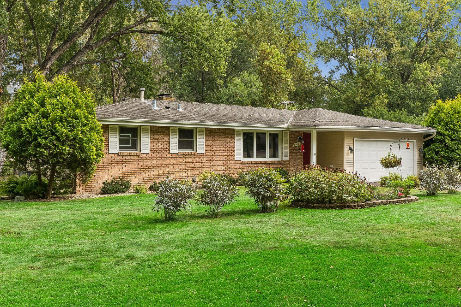 6000 Goldenrod Lane N Property Photo 1