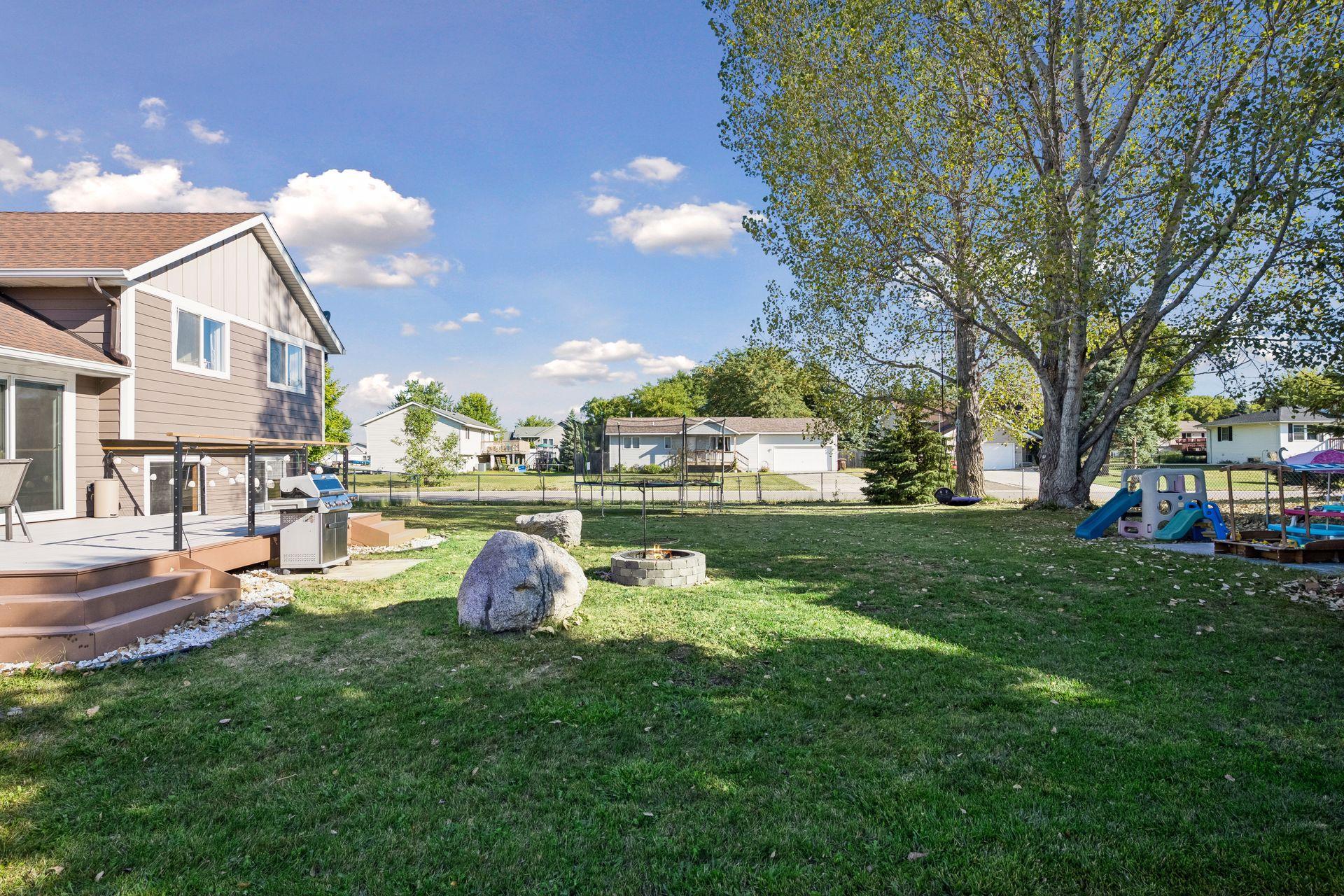 650 Robert Avenue N Property Photo 26