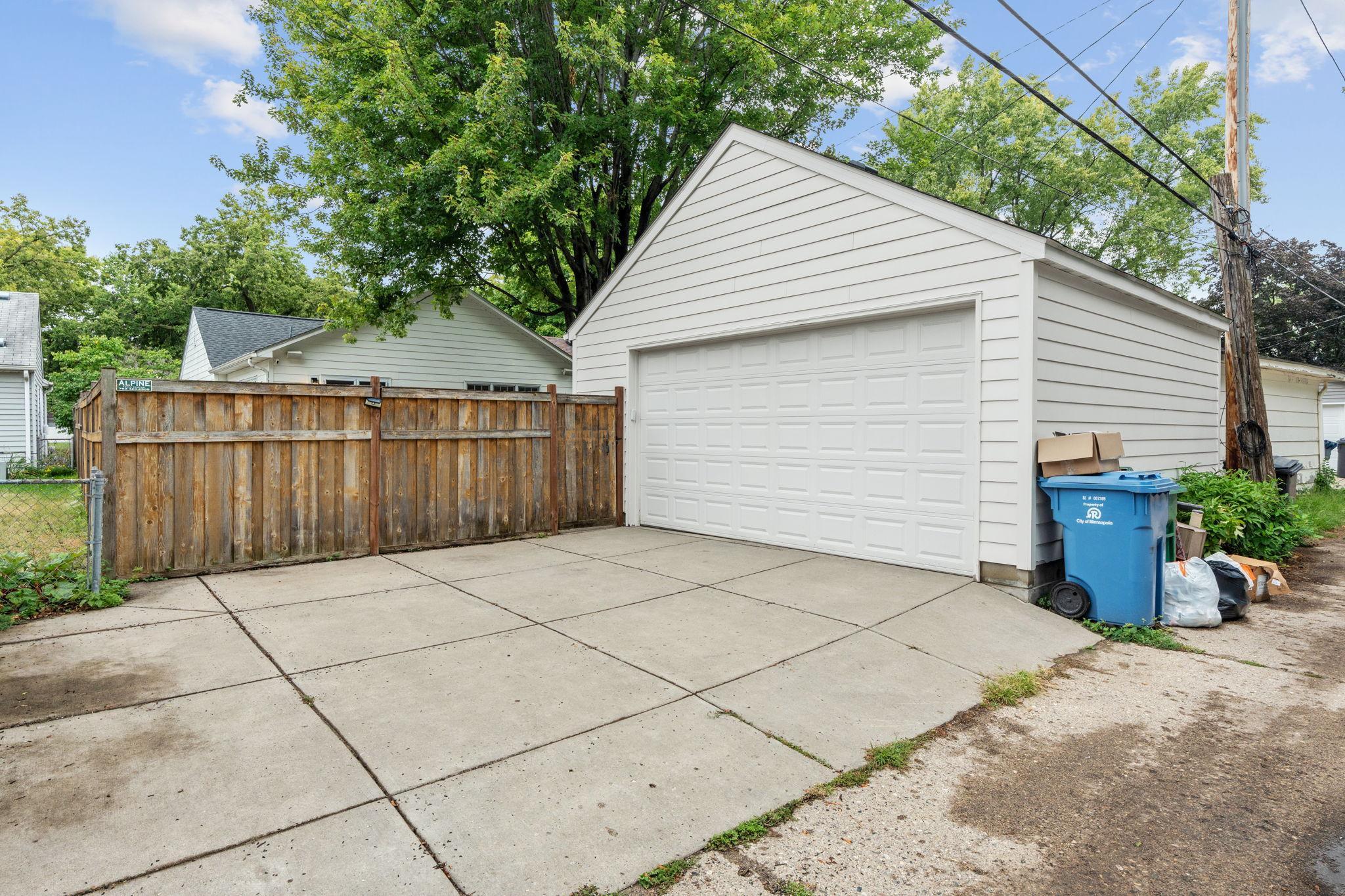 5541 Vincent Avenue S Property Photo 38