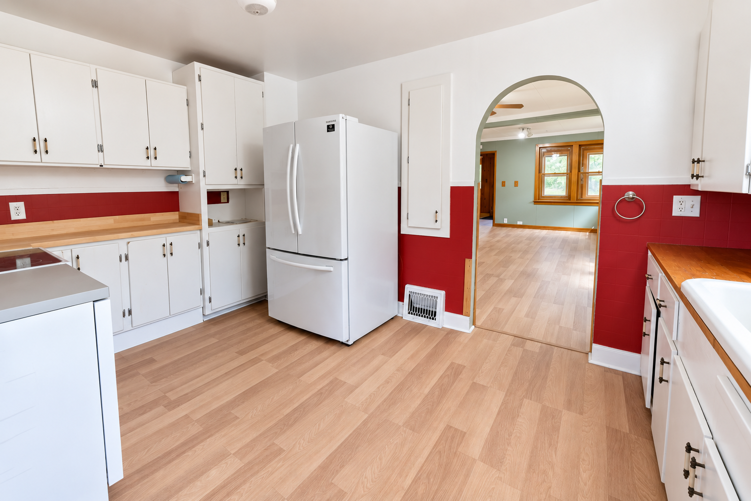 640 Superior Avenue Property Photo 6
