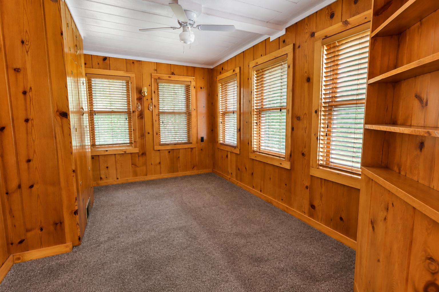 640 Superior Avenue Property Photo 8
