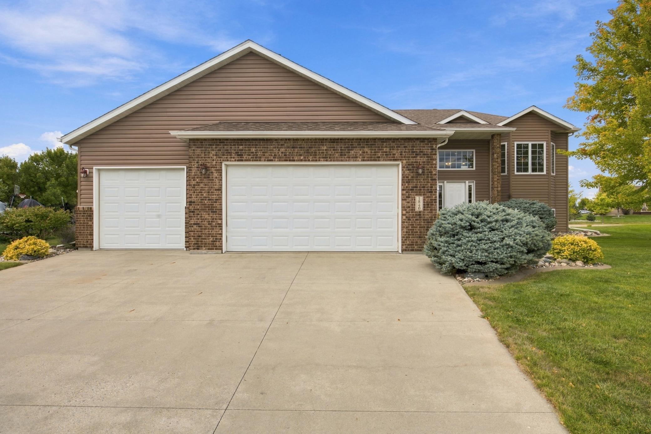 1840 35th Street Circle S Property Photo 1