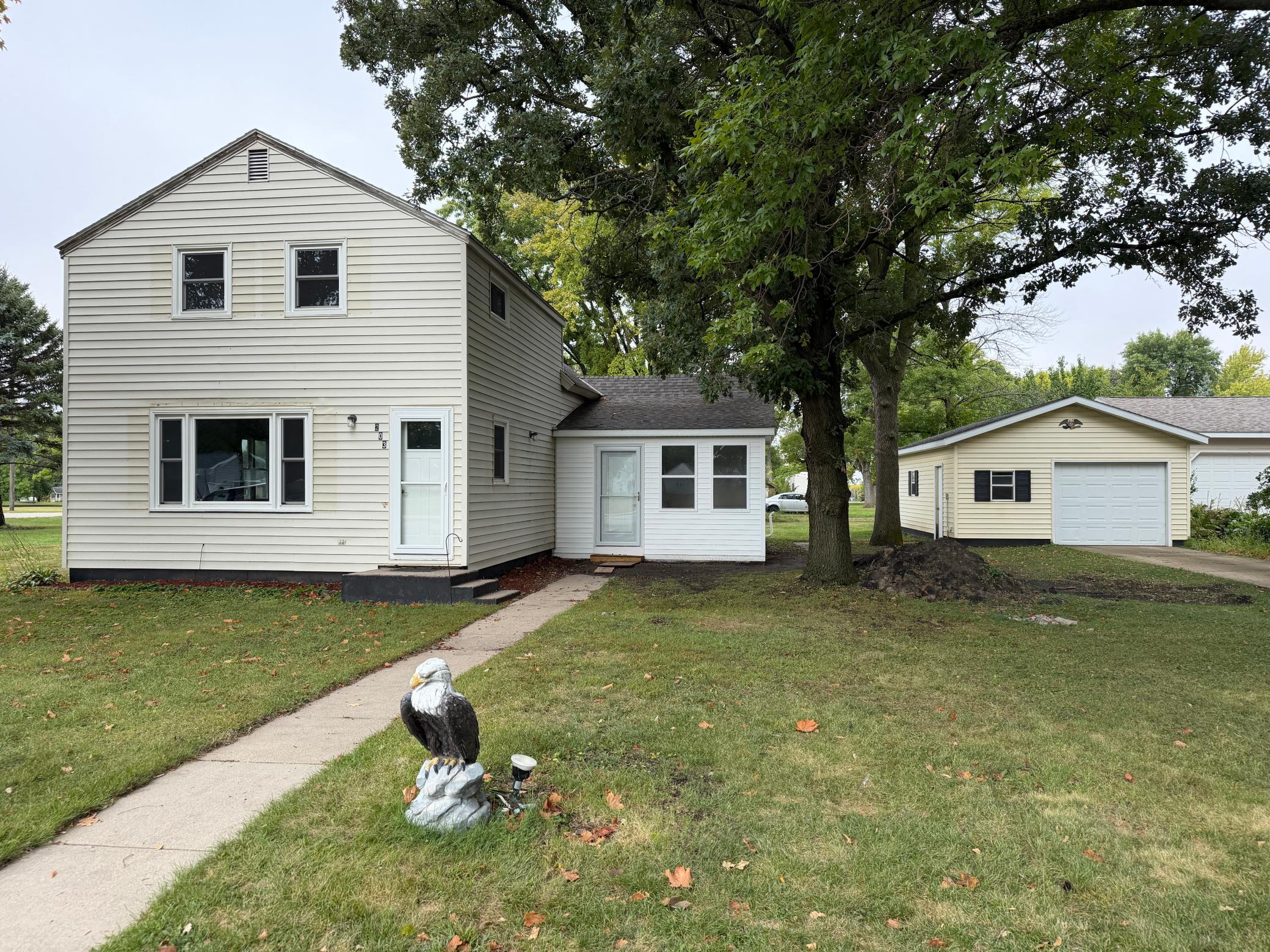 203 4th Street S Property Photo 1