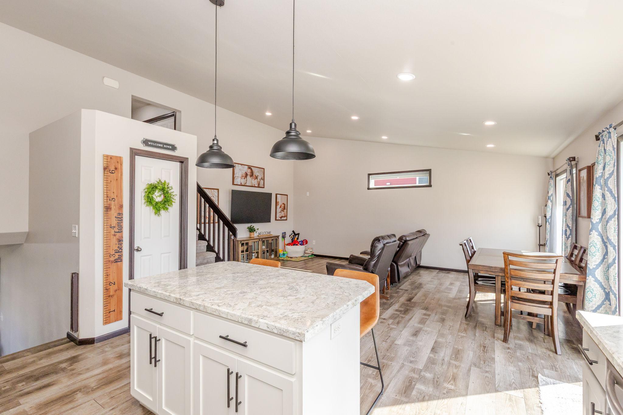 8081 Goldfinch Drive Property Photo 8