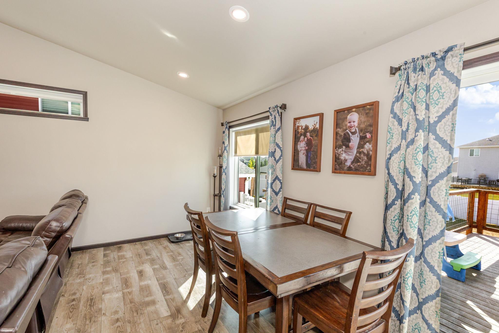 8081 Goldfinch Drive Property Photo 11