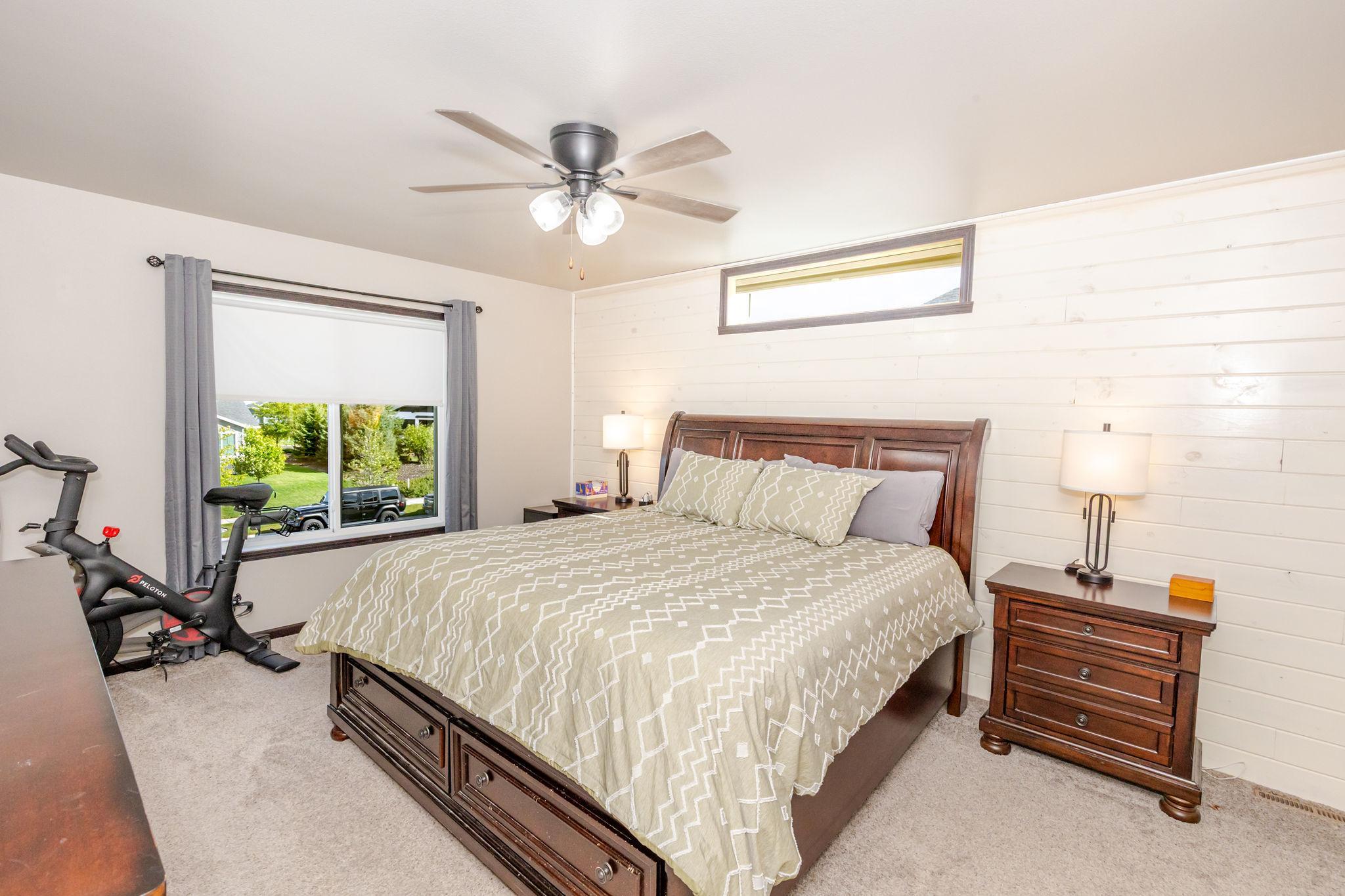 8081 Goldfinch Drive Property Photo 16