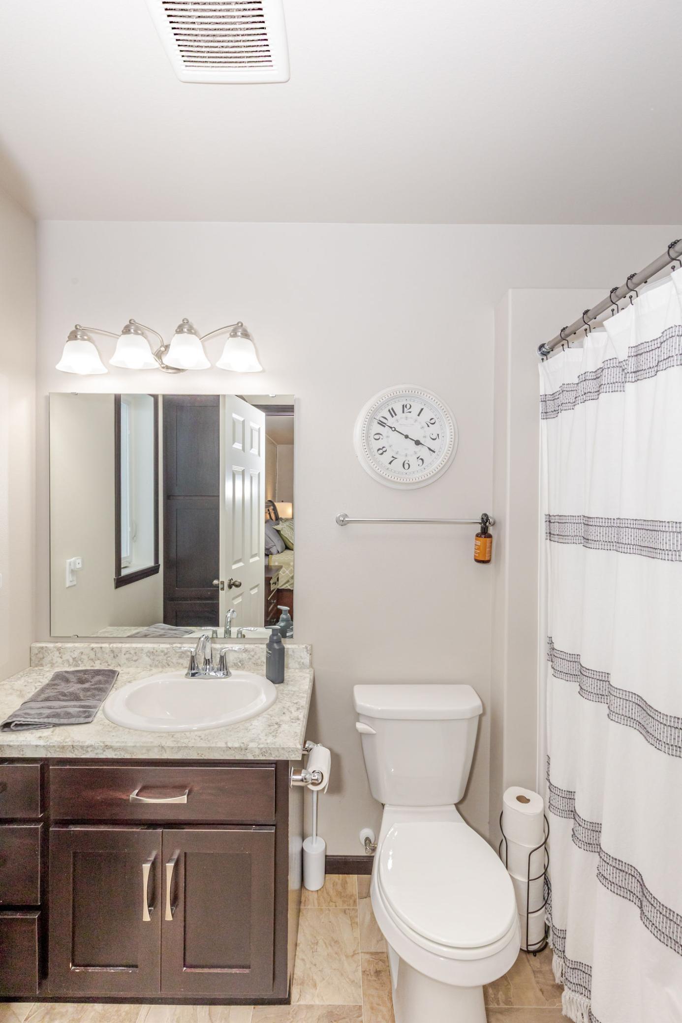 8081 Goldfinch Drive Property Photo 21