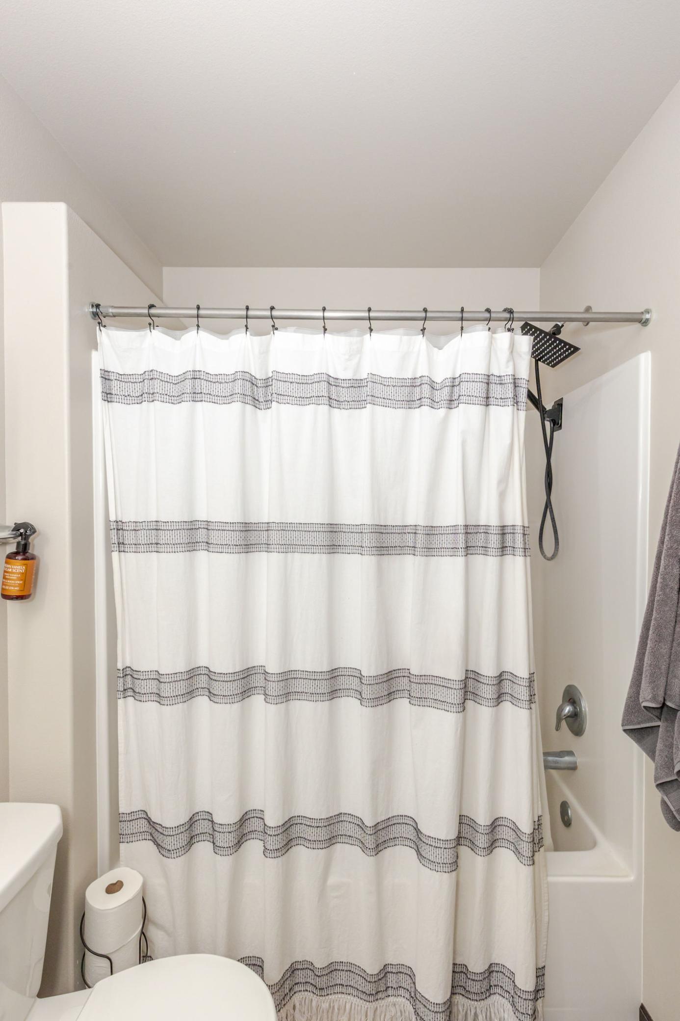 8081 Goldfinch Drive Property Photo 23
