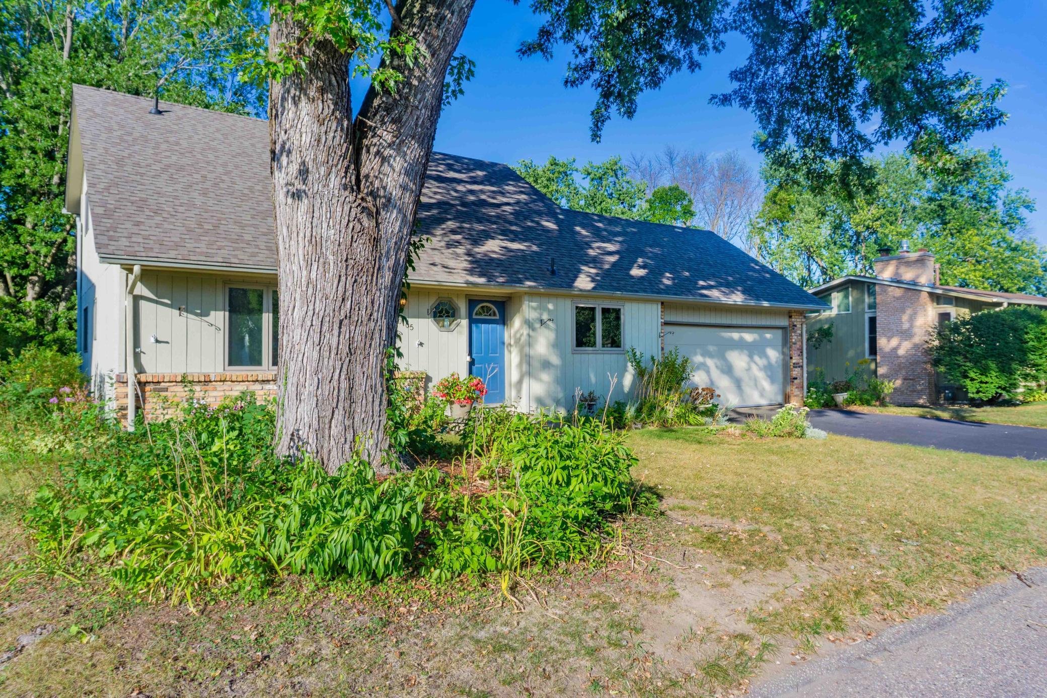 110105 Arboretum Way Property Photo 1