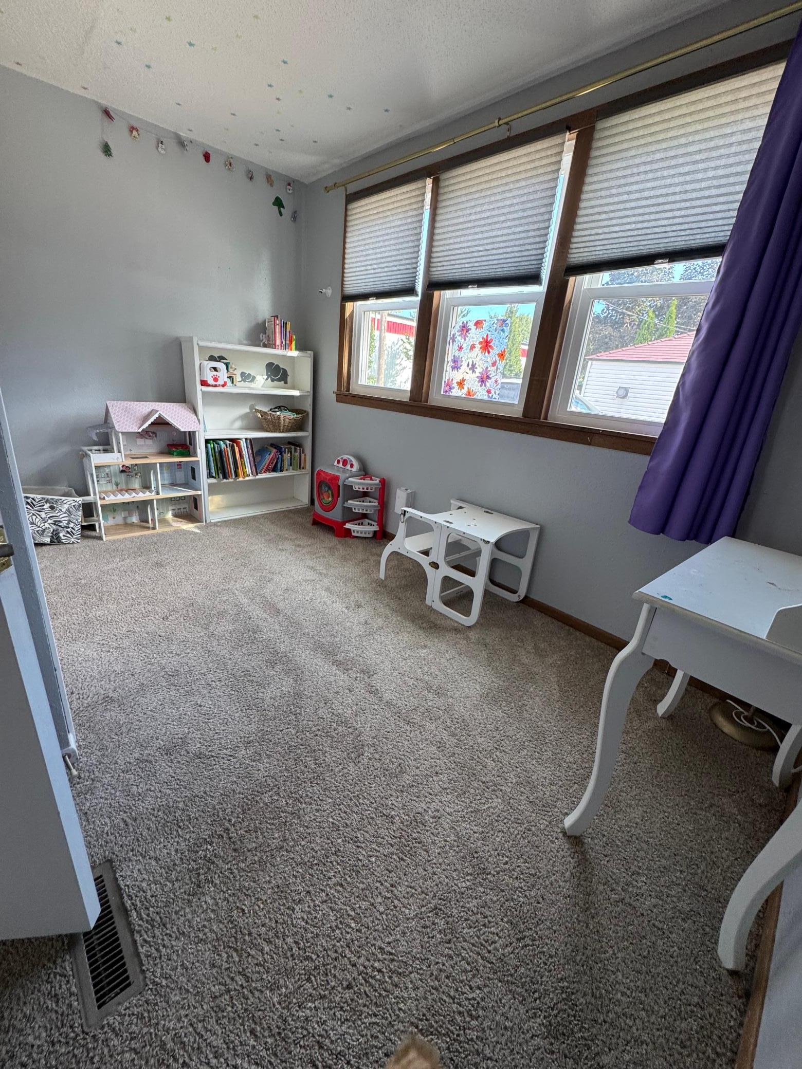219 16th Street N Property Photo 12