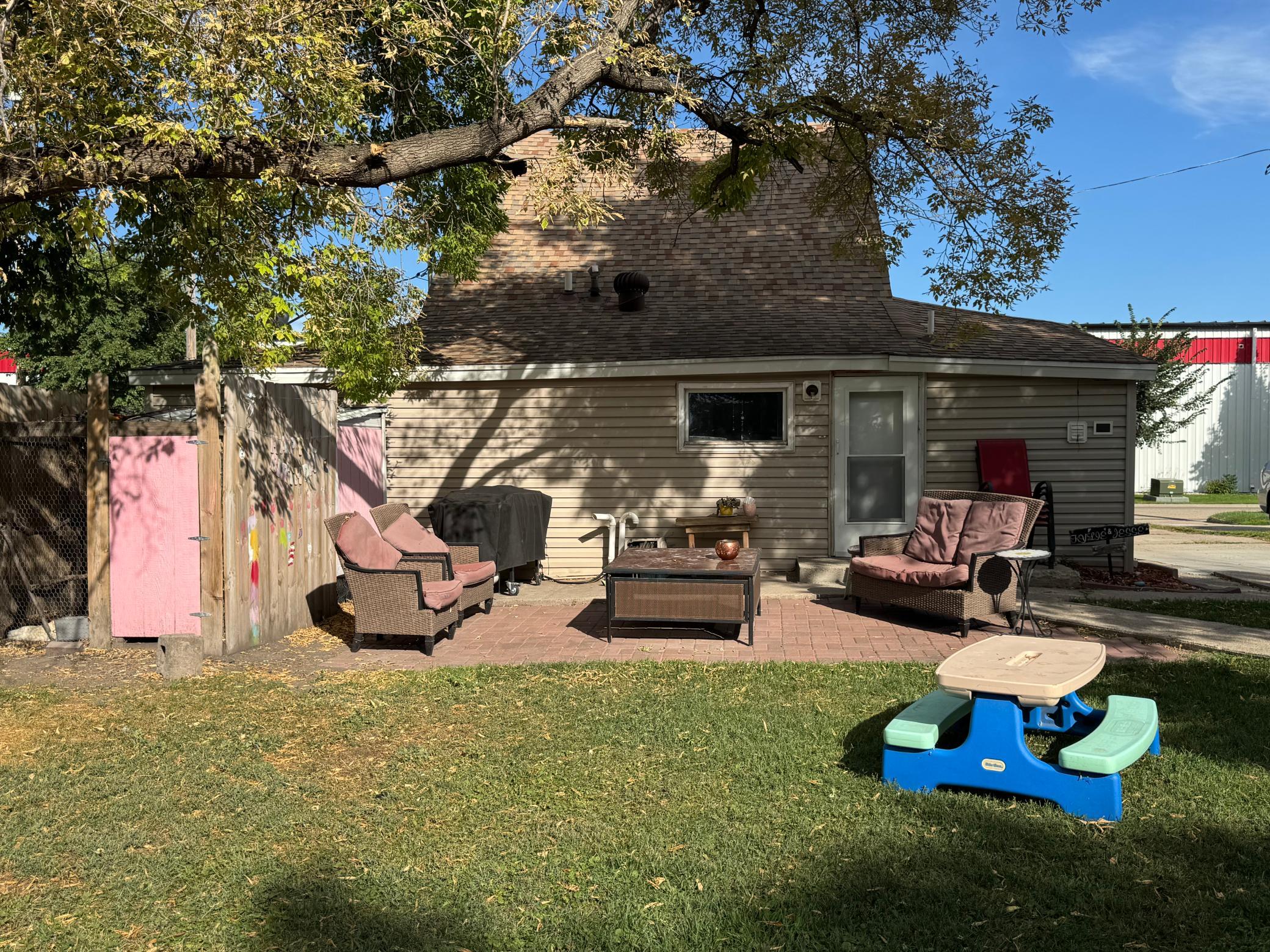 219 16th Street N Property Photo 14