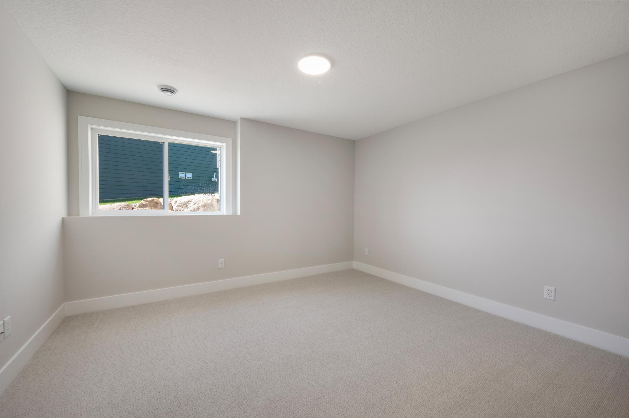 7635 Ochoa Avenue Ne Property Photo 27
