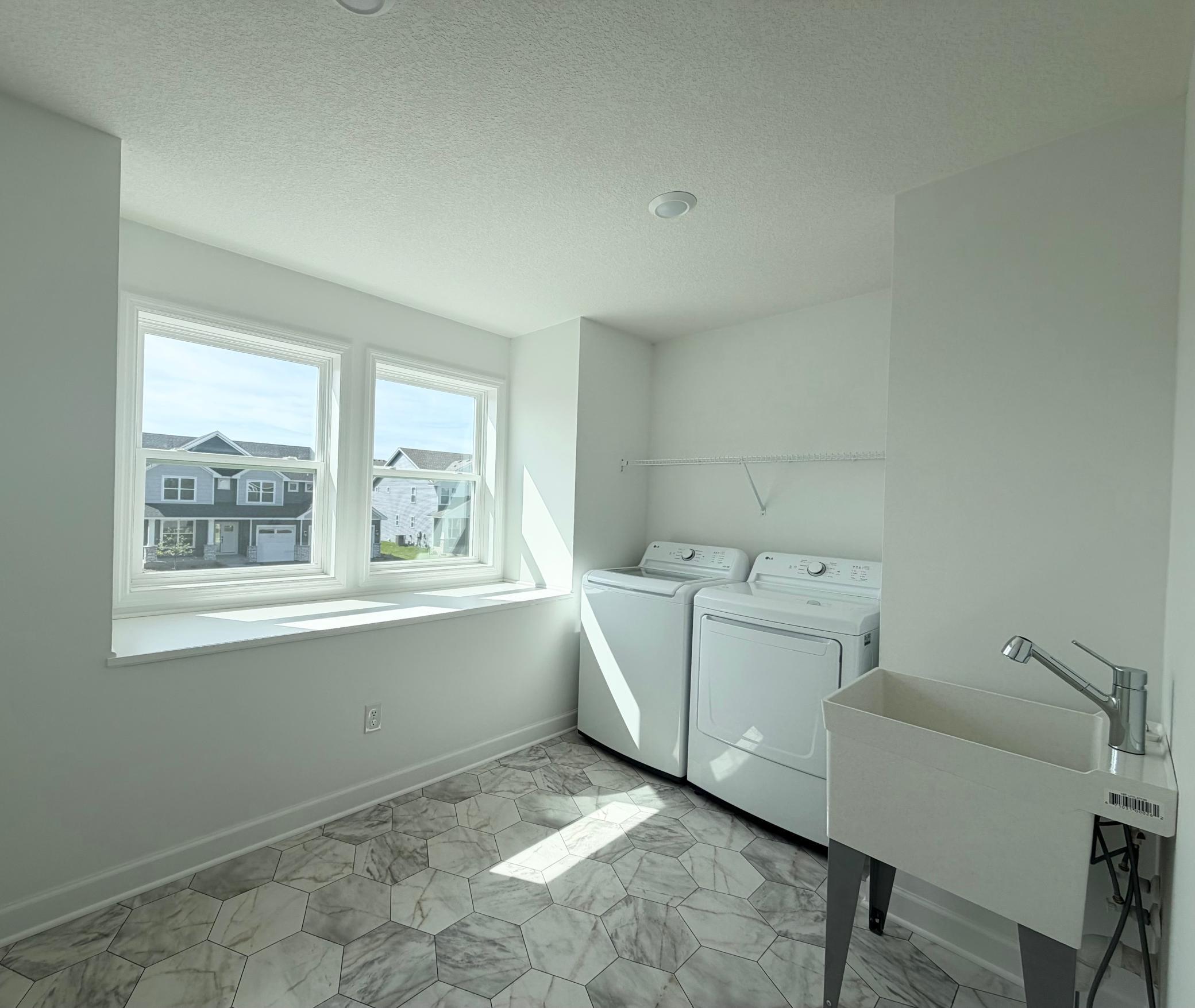 1081 Achilles Drive Property Photo 15