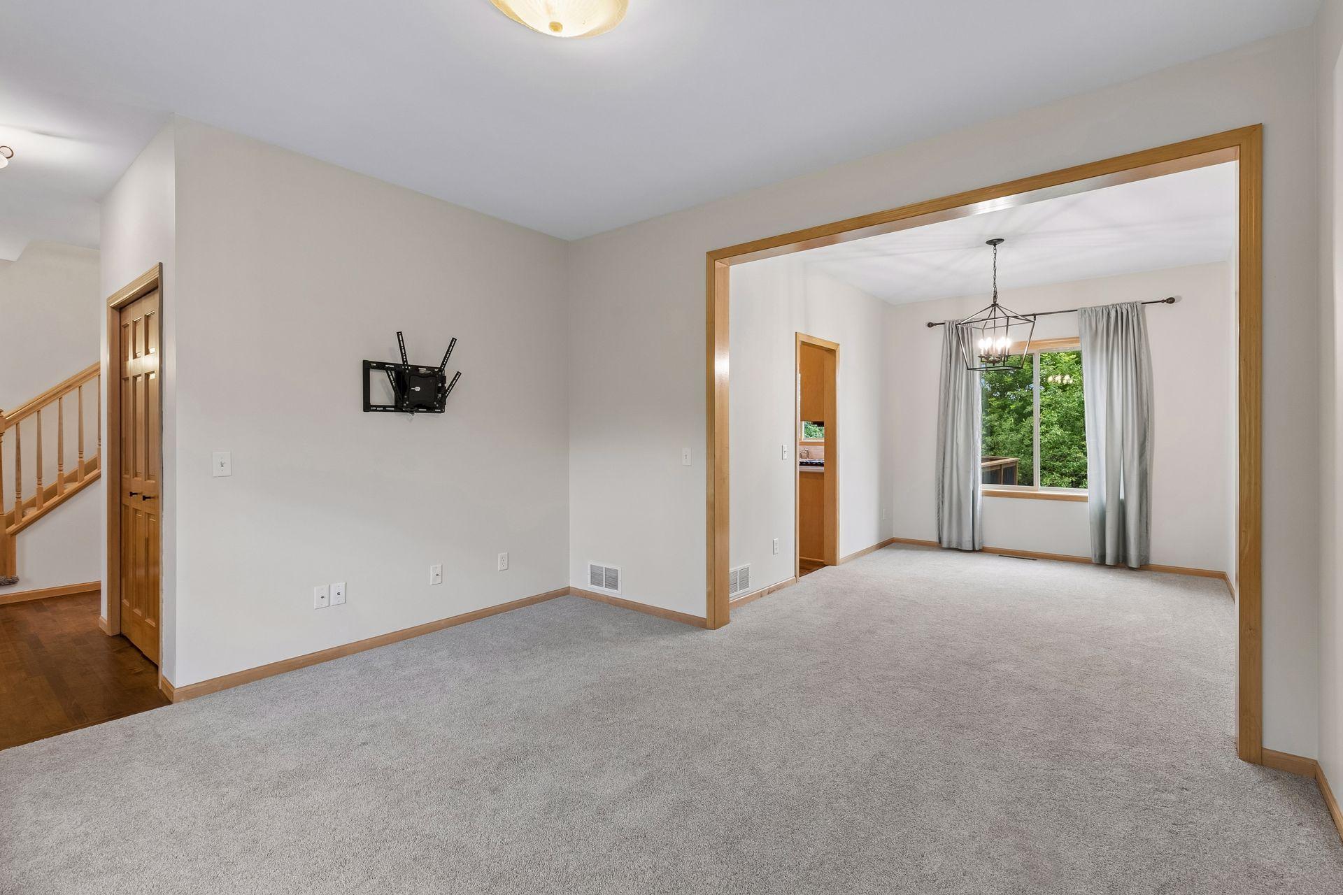 19925 English Court Property Photo 19