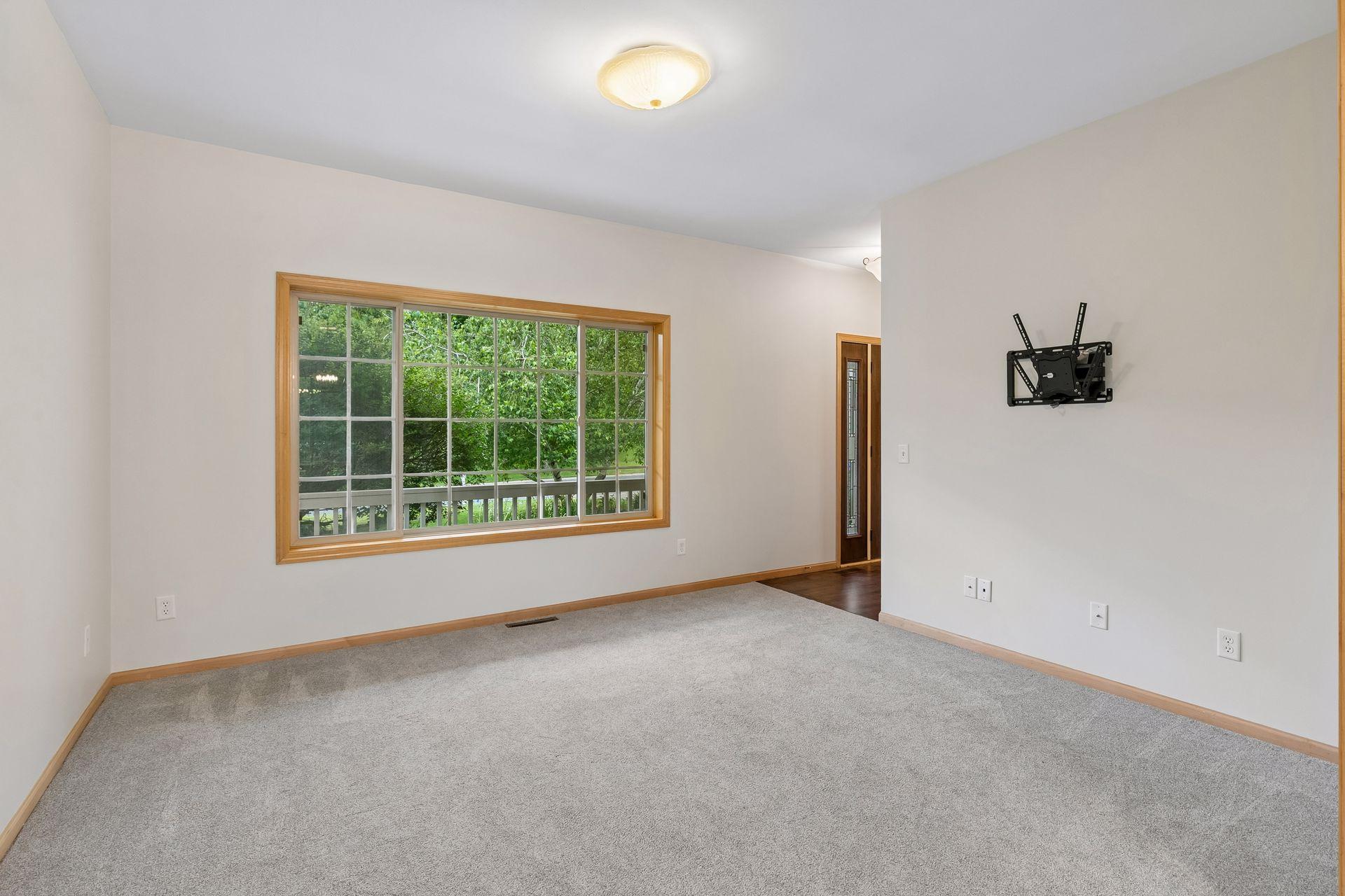 19925 English Court Property Photo 20