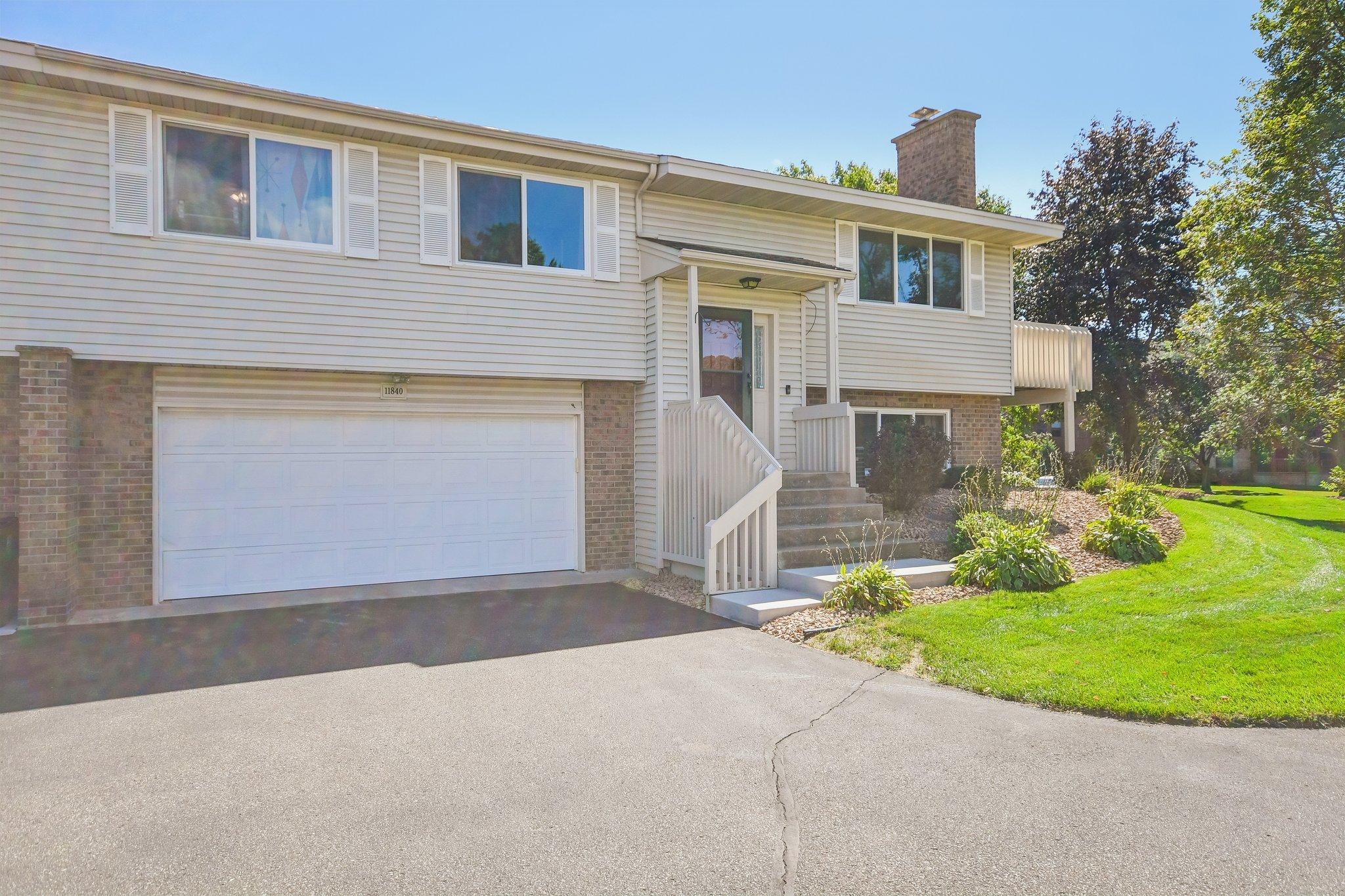 11840 Vintage Street Nw Property Photo 1