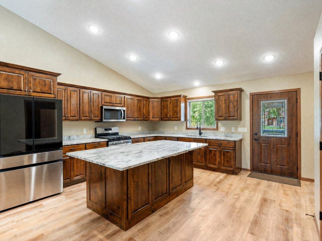 14470 Kimberlee Drive Property Photo 3