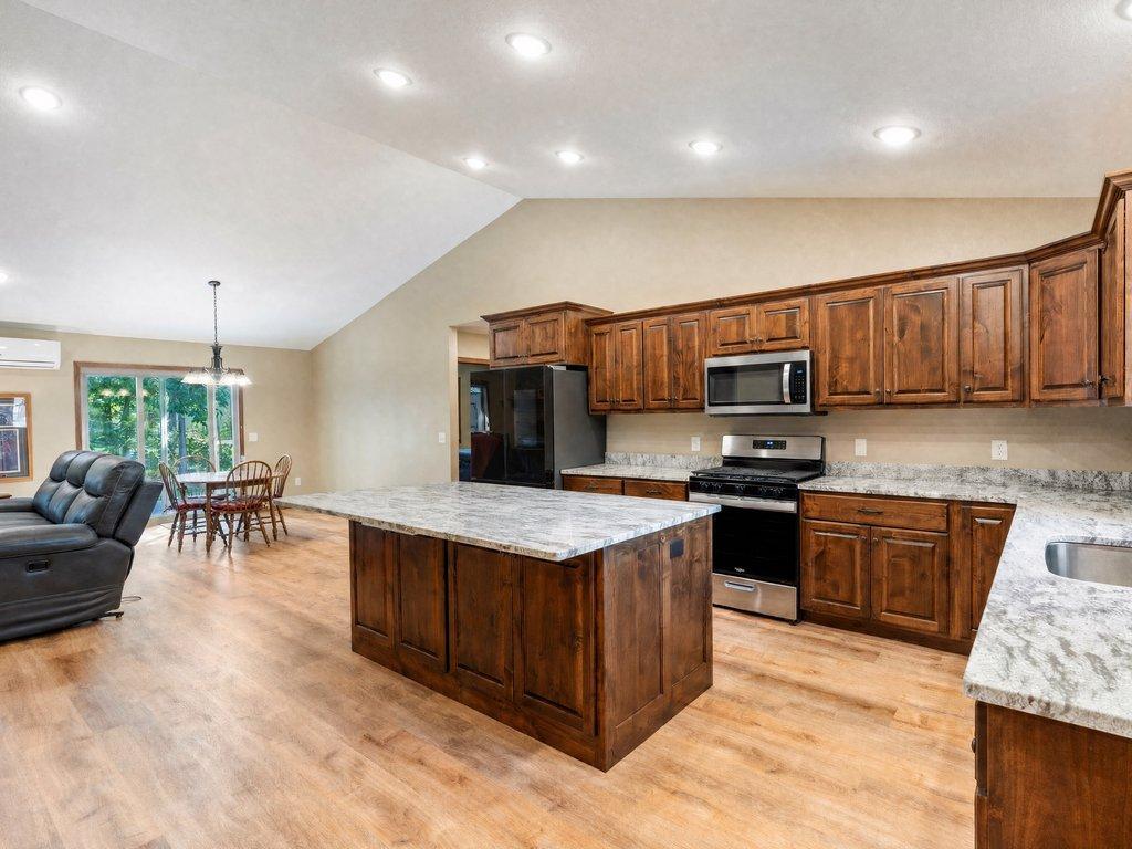 14470 Kimberlee Drive Property Photo 4