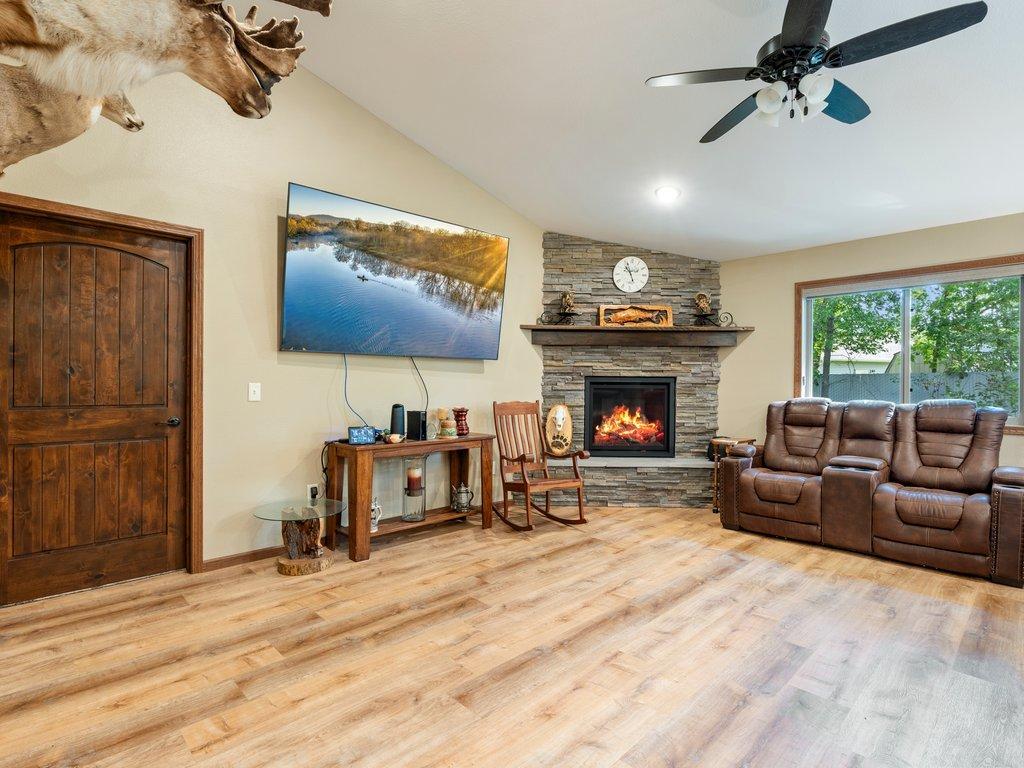 14470 Kimberlee Drive Property Photo 6