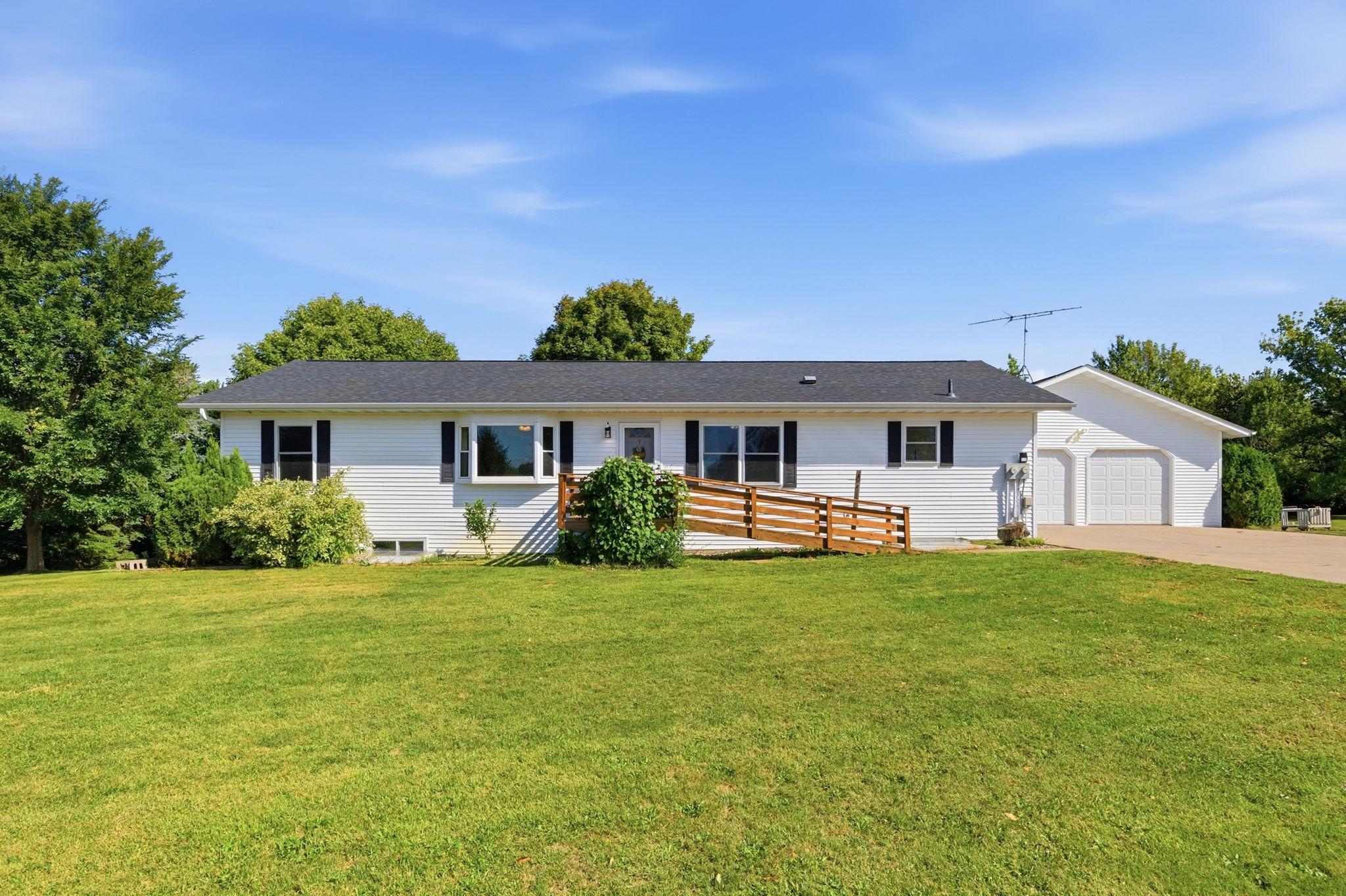 2048 Division Street E Property Photo 1