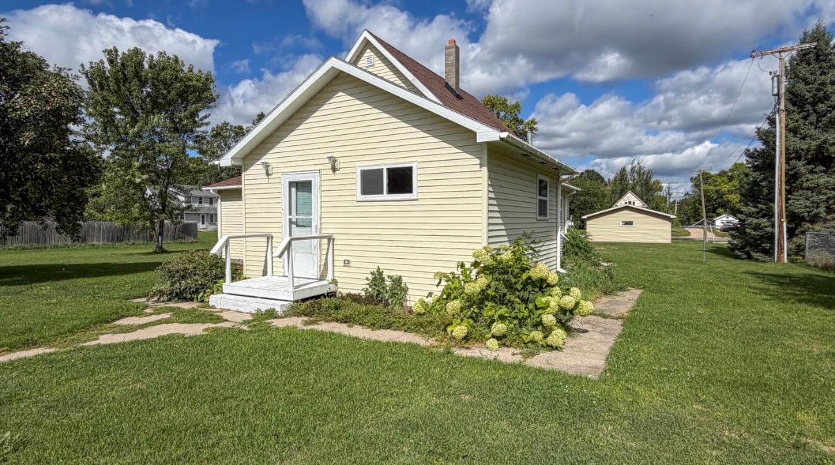 356 Oak Street Property Photo 3
