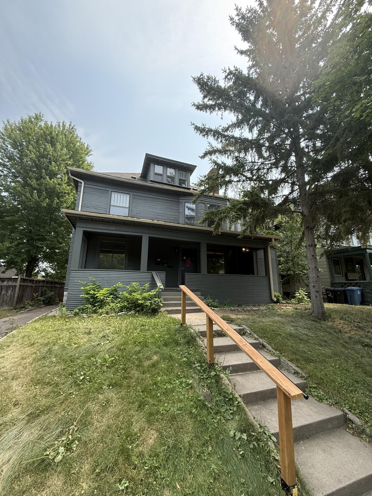 2209 Aldrich Avenue S Property Photo 2