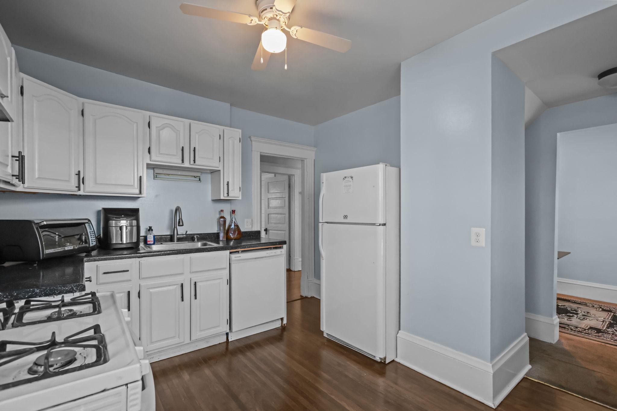 2209 Aldrich Avenue S Property Photo 22