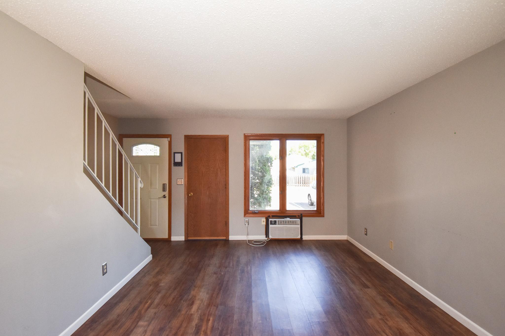 321 12 1/2 Avenue E Property Photo 2