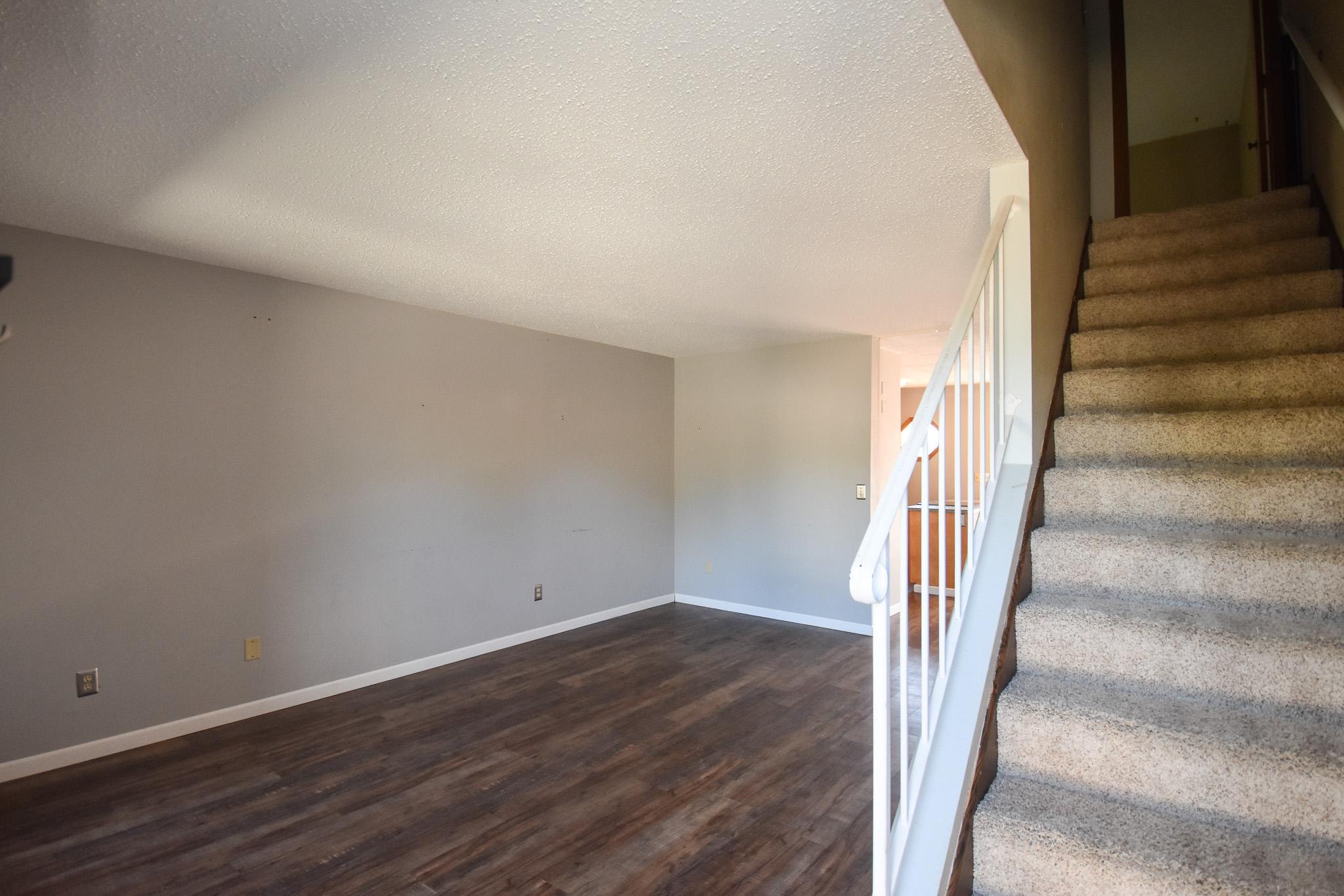 321 12 1/2 Avenue E Property Photo 3