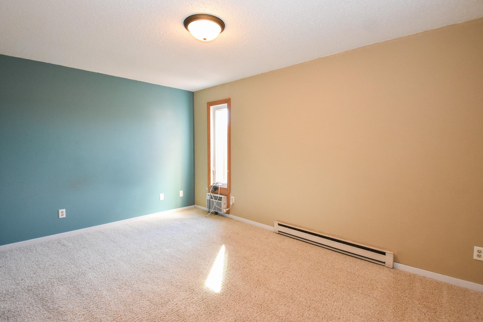 321 12 1/2 Avenue E Property Photo 9
