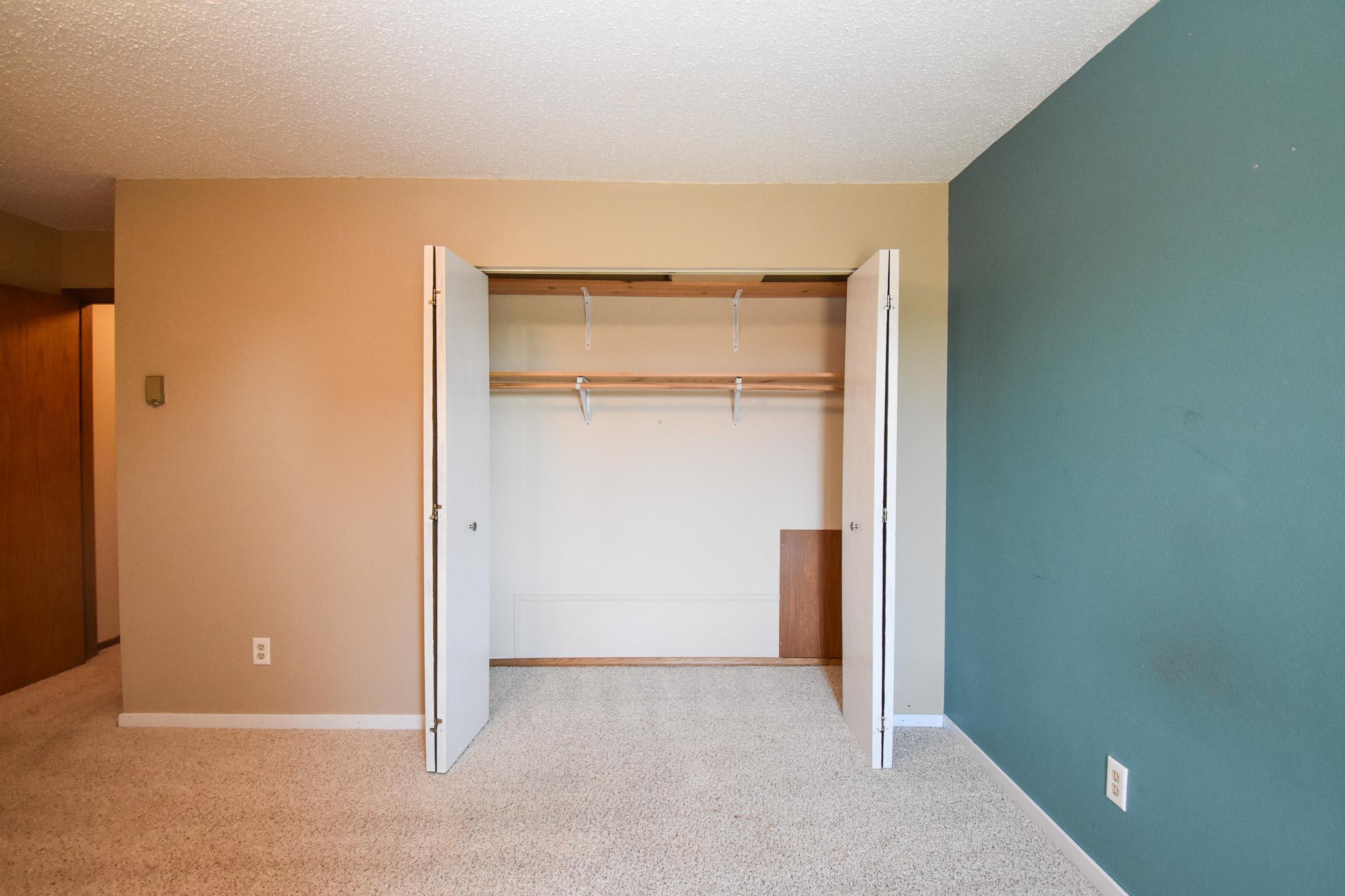 321 12 1/2 Avenue E Property Photo 11