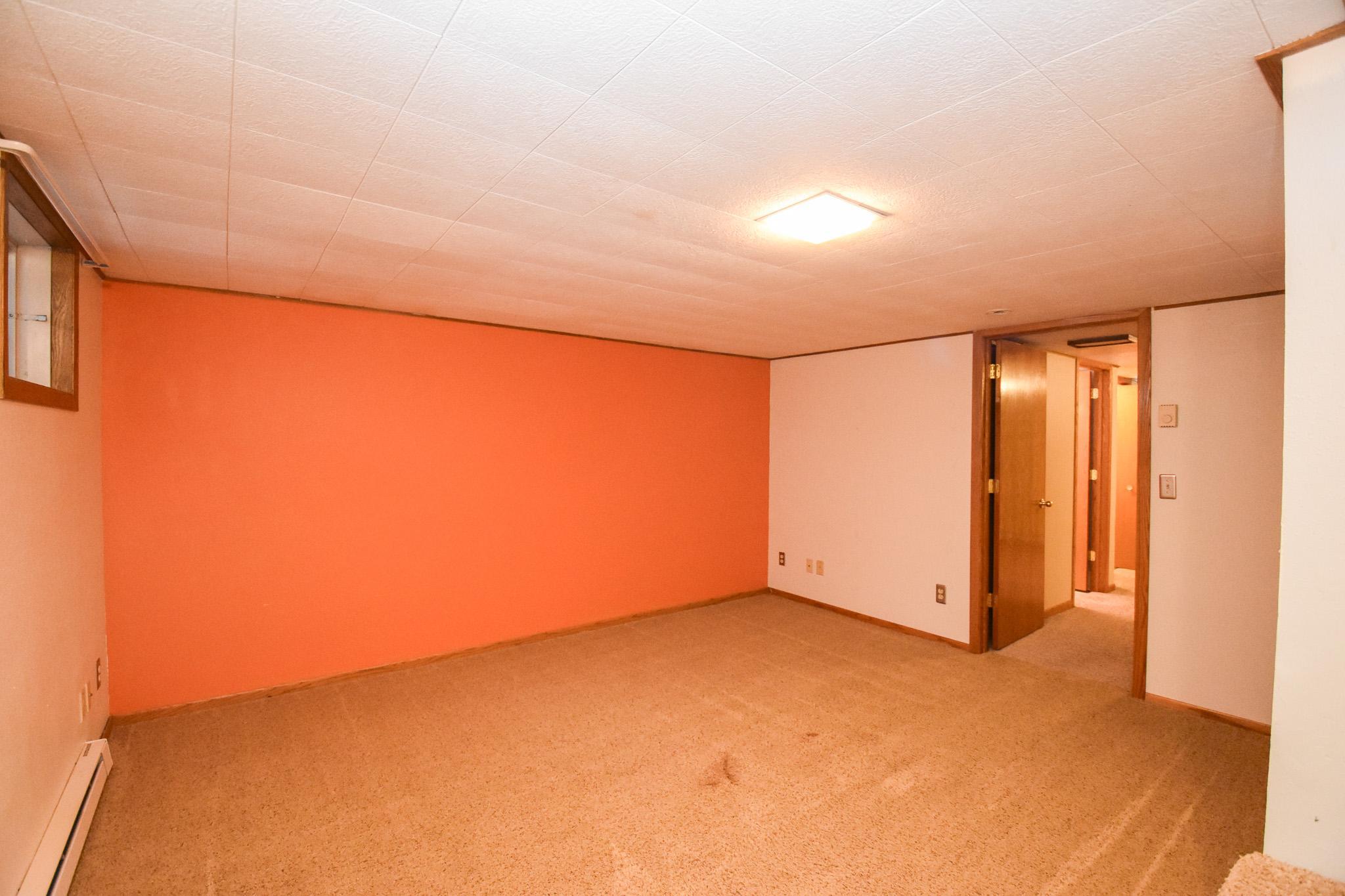 321 12 1/2 Avenue E Property Photo 16