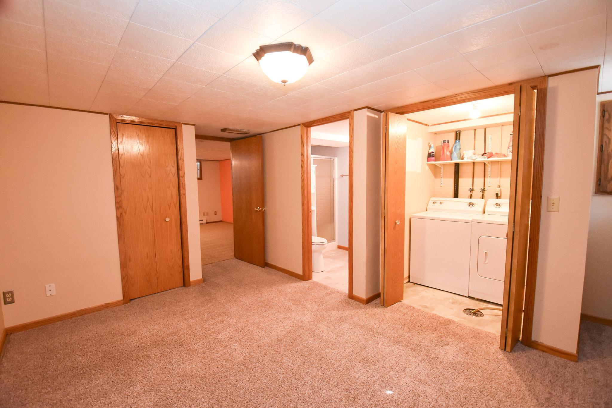 321 12 1/2 Avenue E Property Photo 20