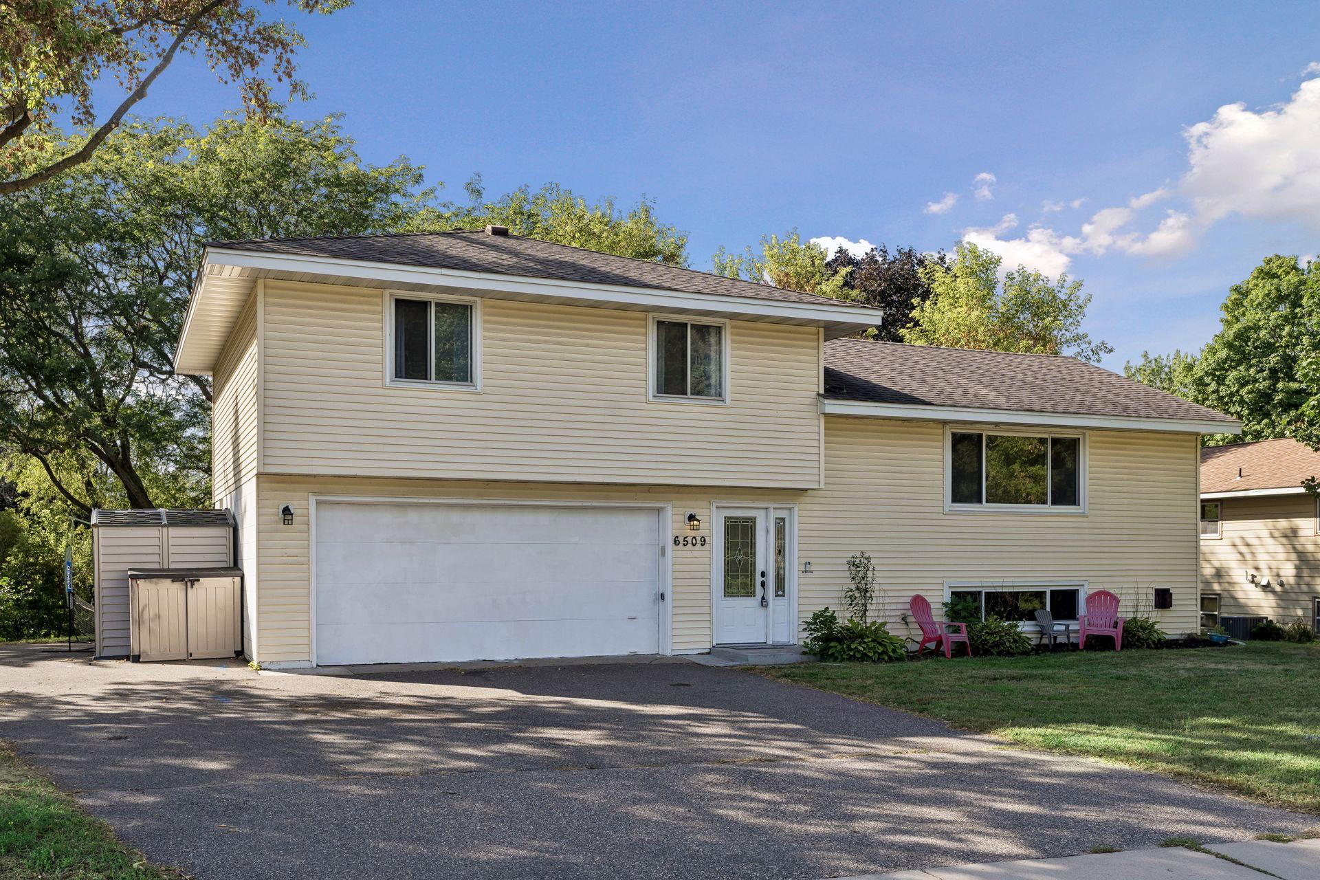 6509 Edgemont Boulevard N Property Photo 1