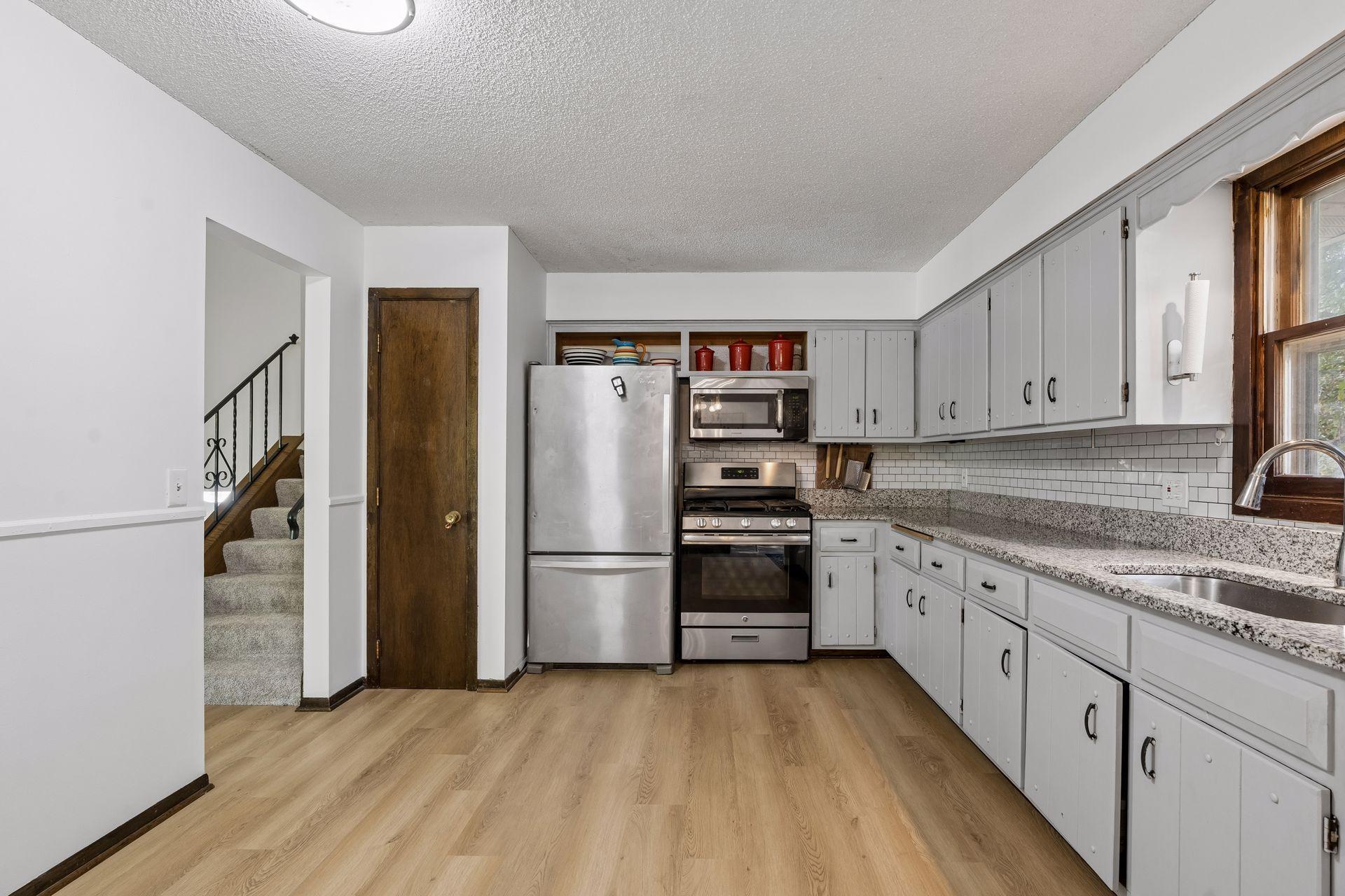 6509 Edgemont Boulevard N Property Photo 8