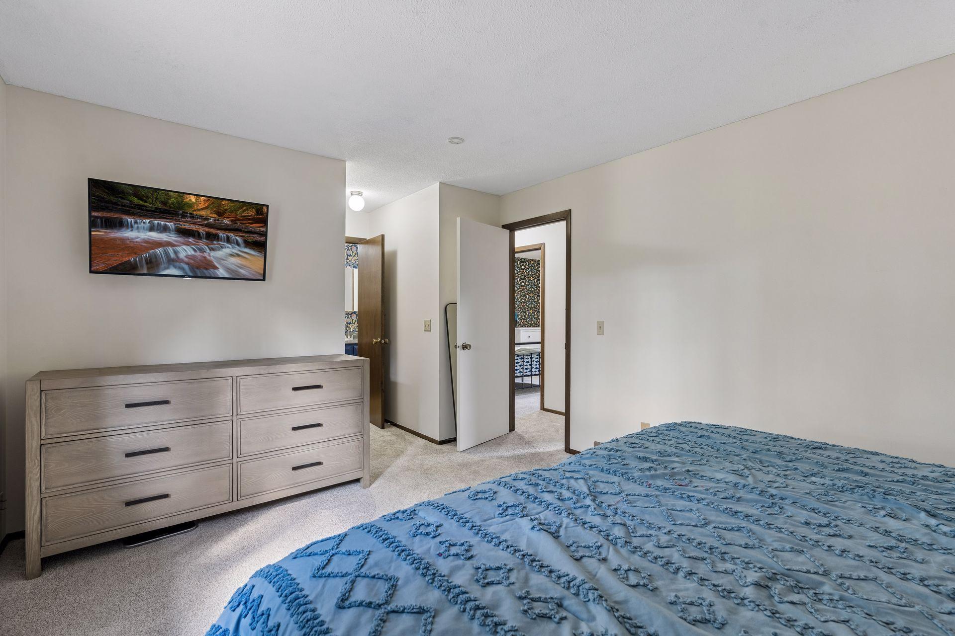 6509 Edgemont Boulevard N Property Photo 13