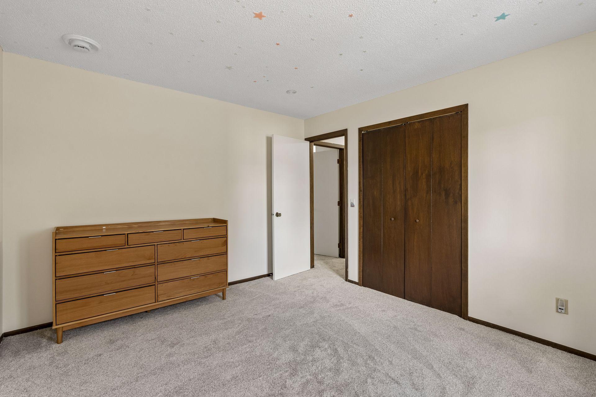 6509 Edgemont Boulevard N Property Photo 16