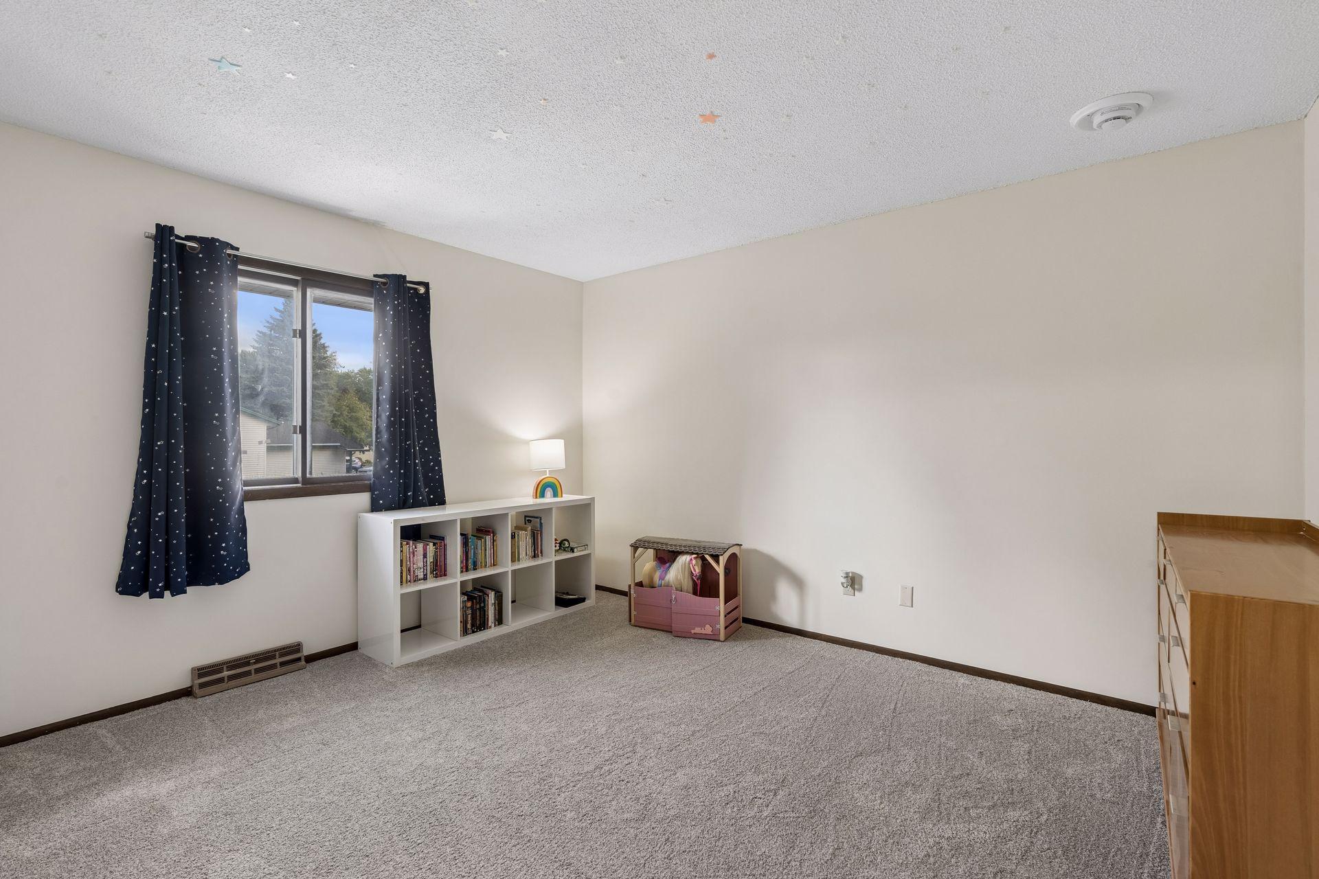 6509 Edgemont Boulevard N Property Photo 17