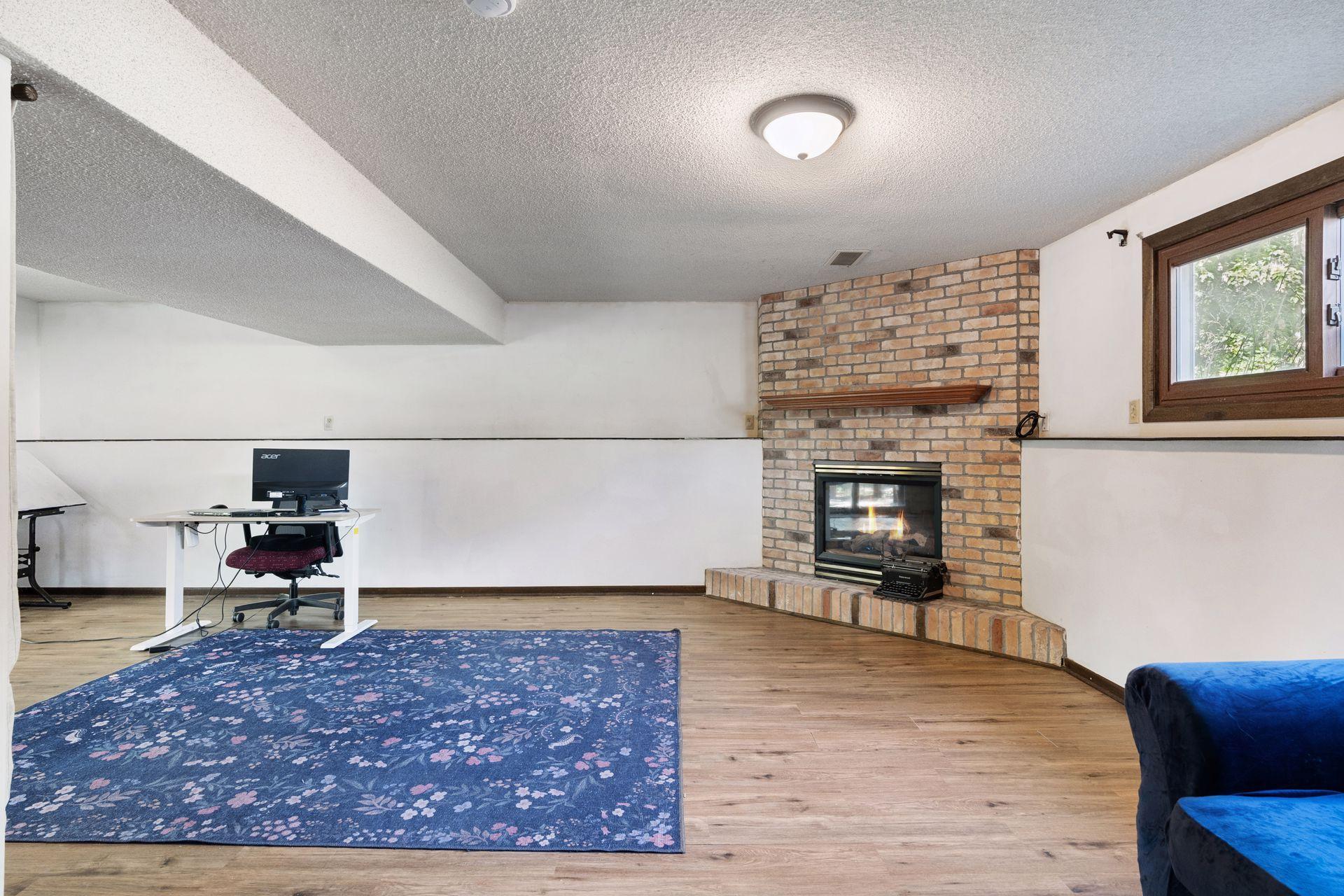 6509 Edgemont Boulevard N Property Photo 22