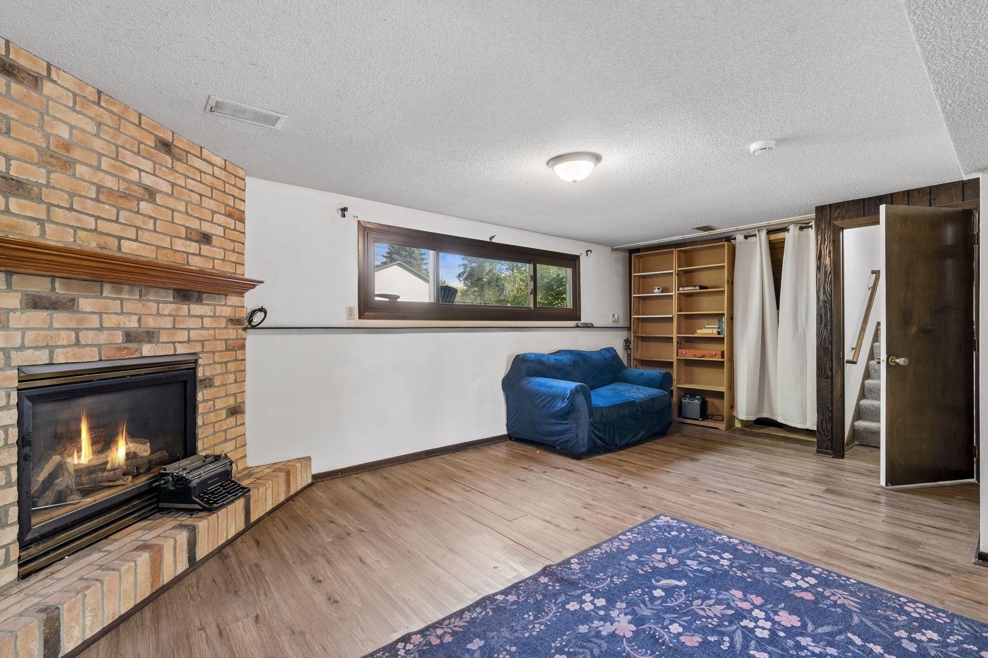 6509 Edgemont Boulevard N Property Photo 23