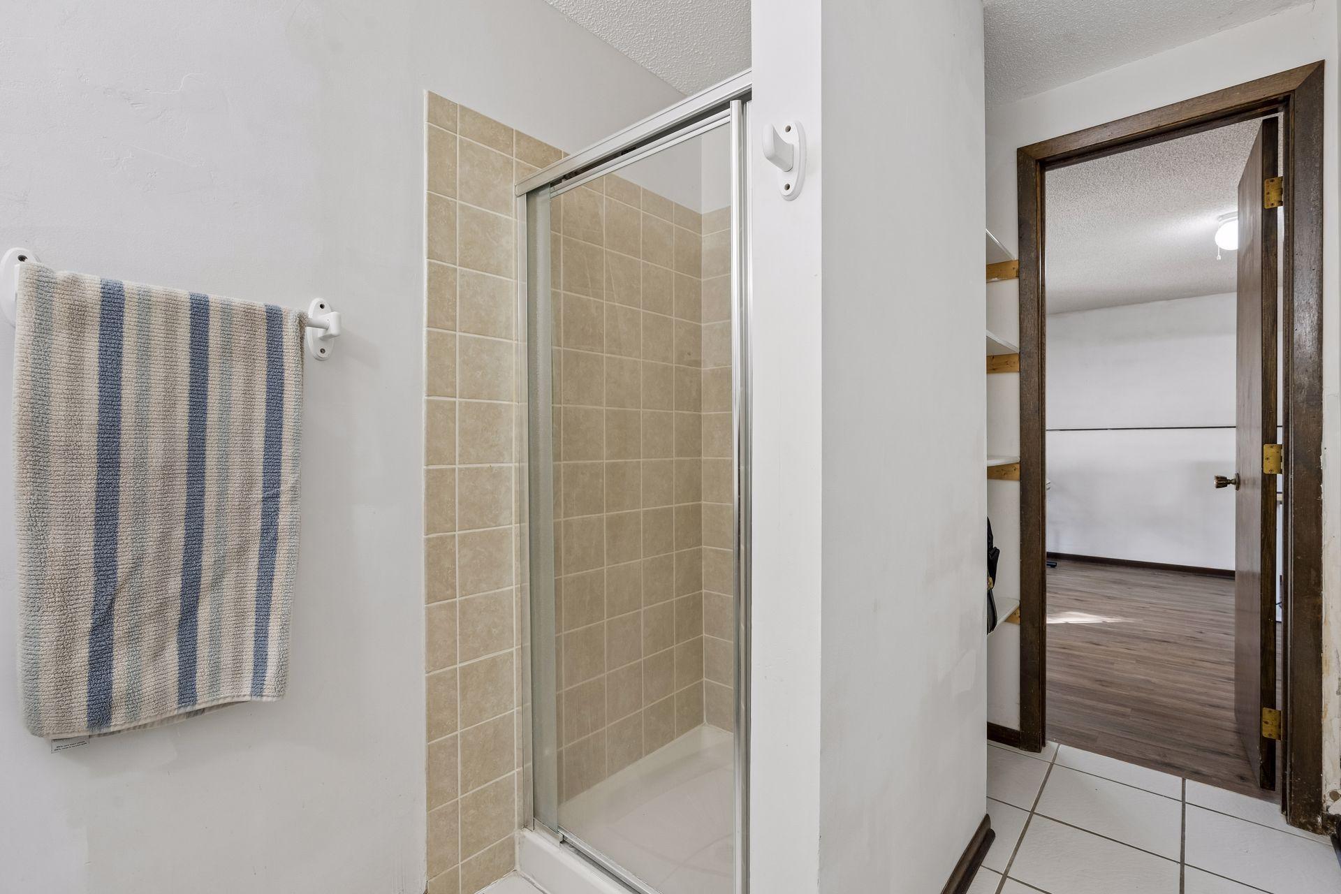 6509 Edgemont Boulevard N Property Photo 26