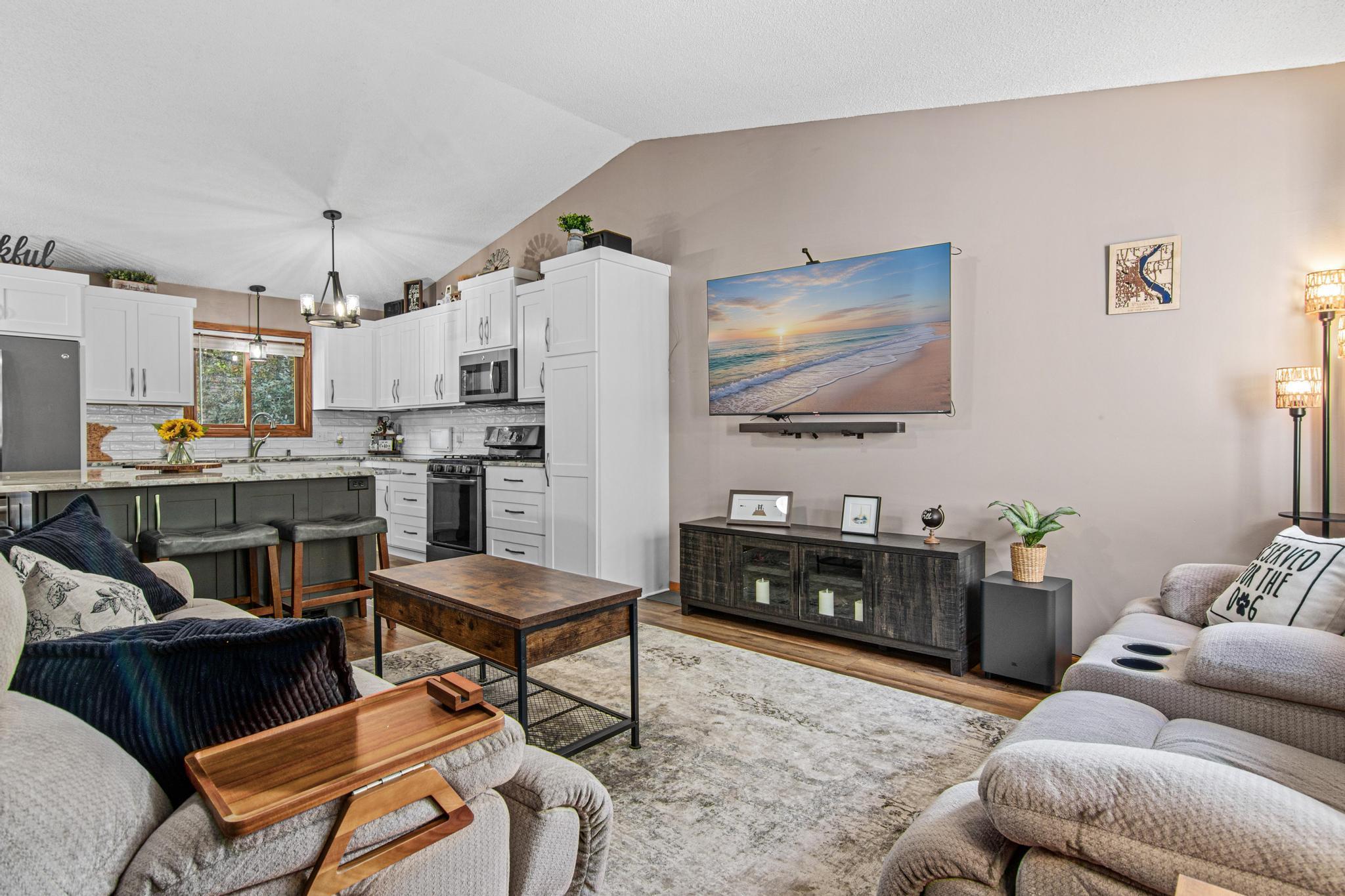 1347 Benson Boulevard E Property Photo 6