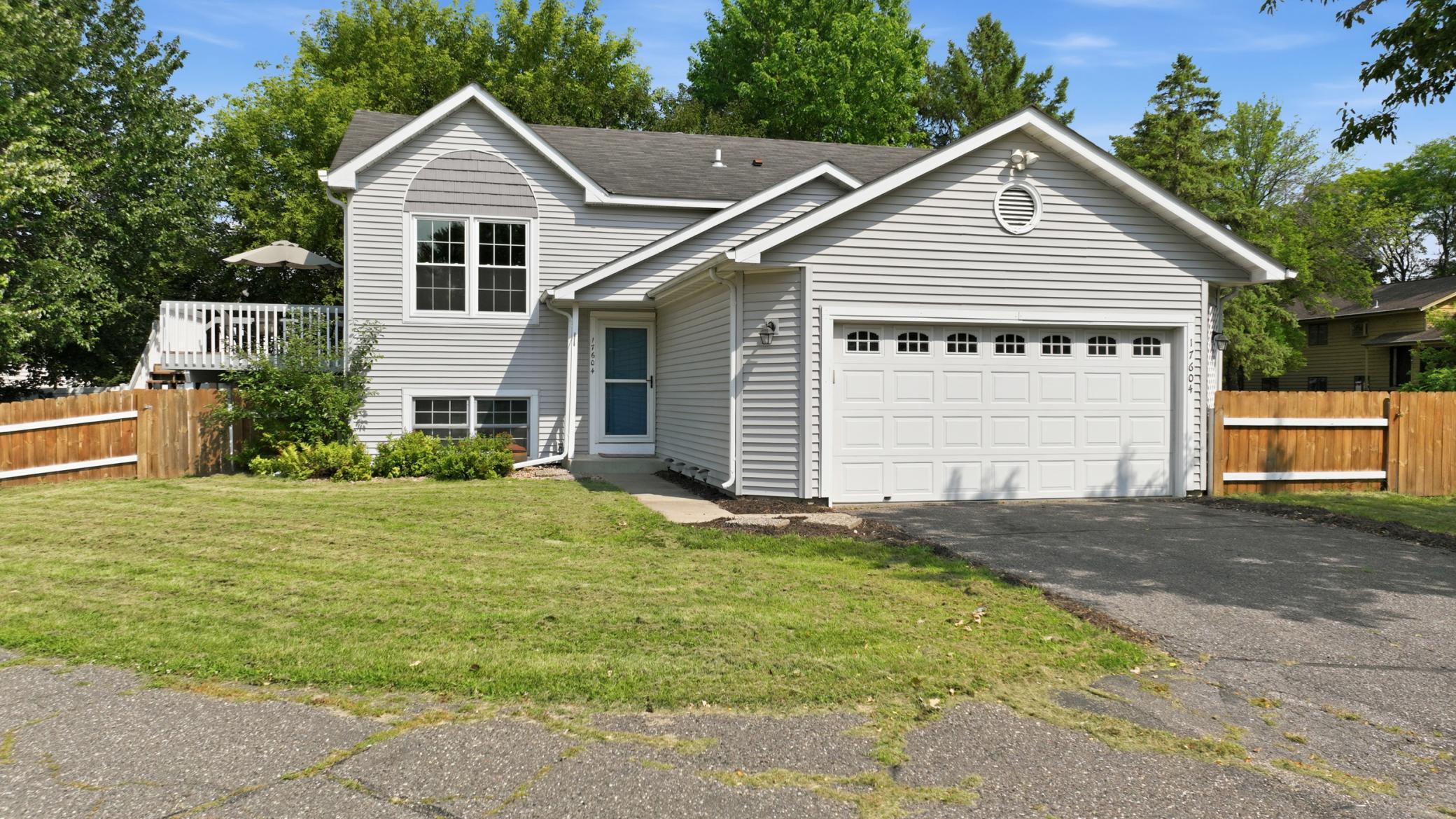17604 Lorence Way Property Photo 32