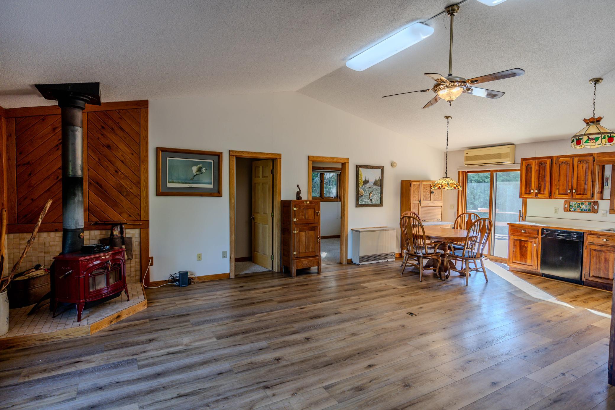 17196 Hal Drive Property Photo 6