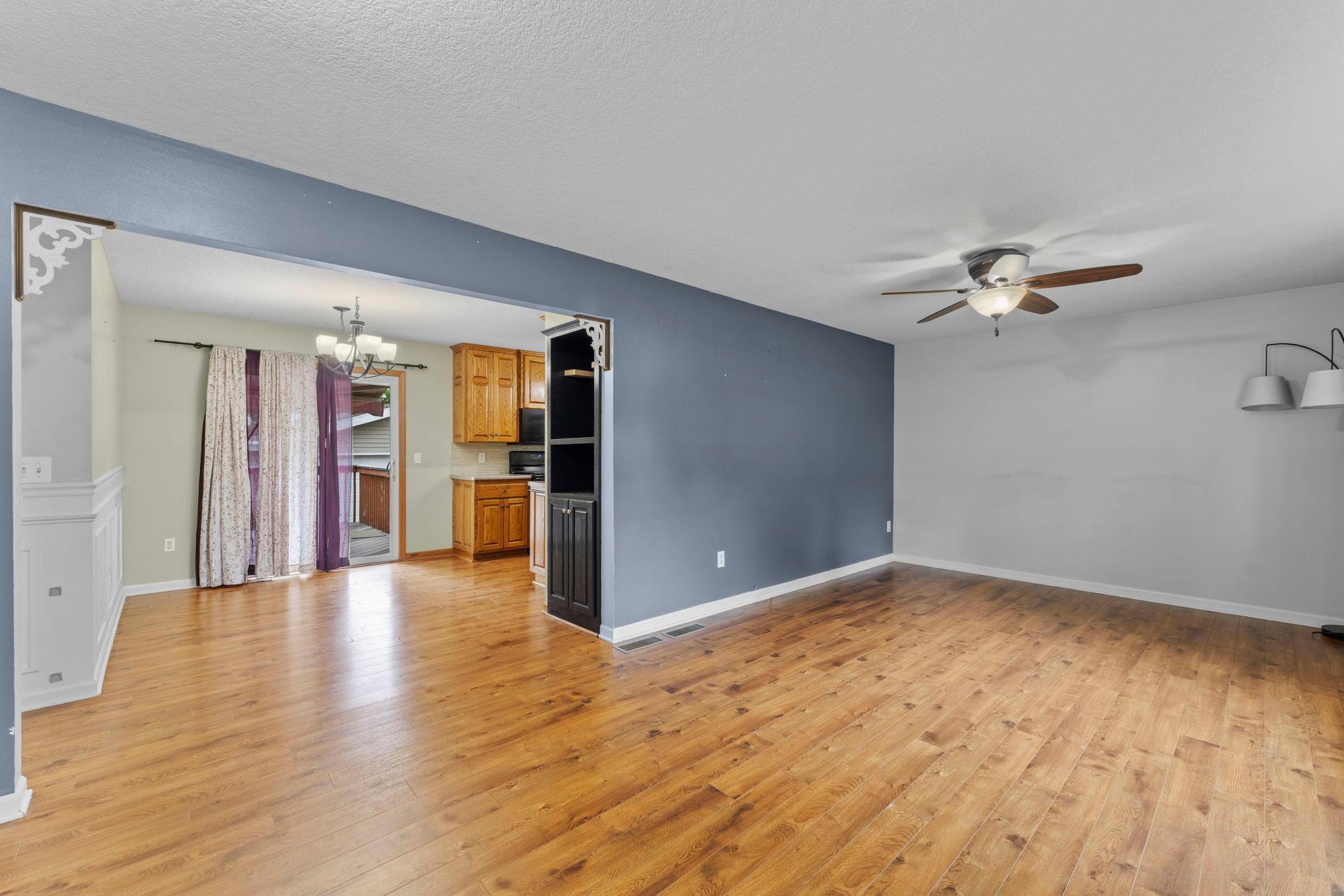 135 Davis Street S Property Photo 8